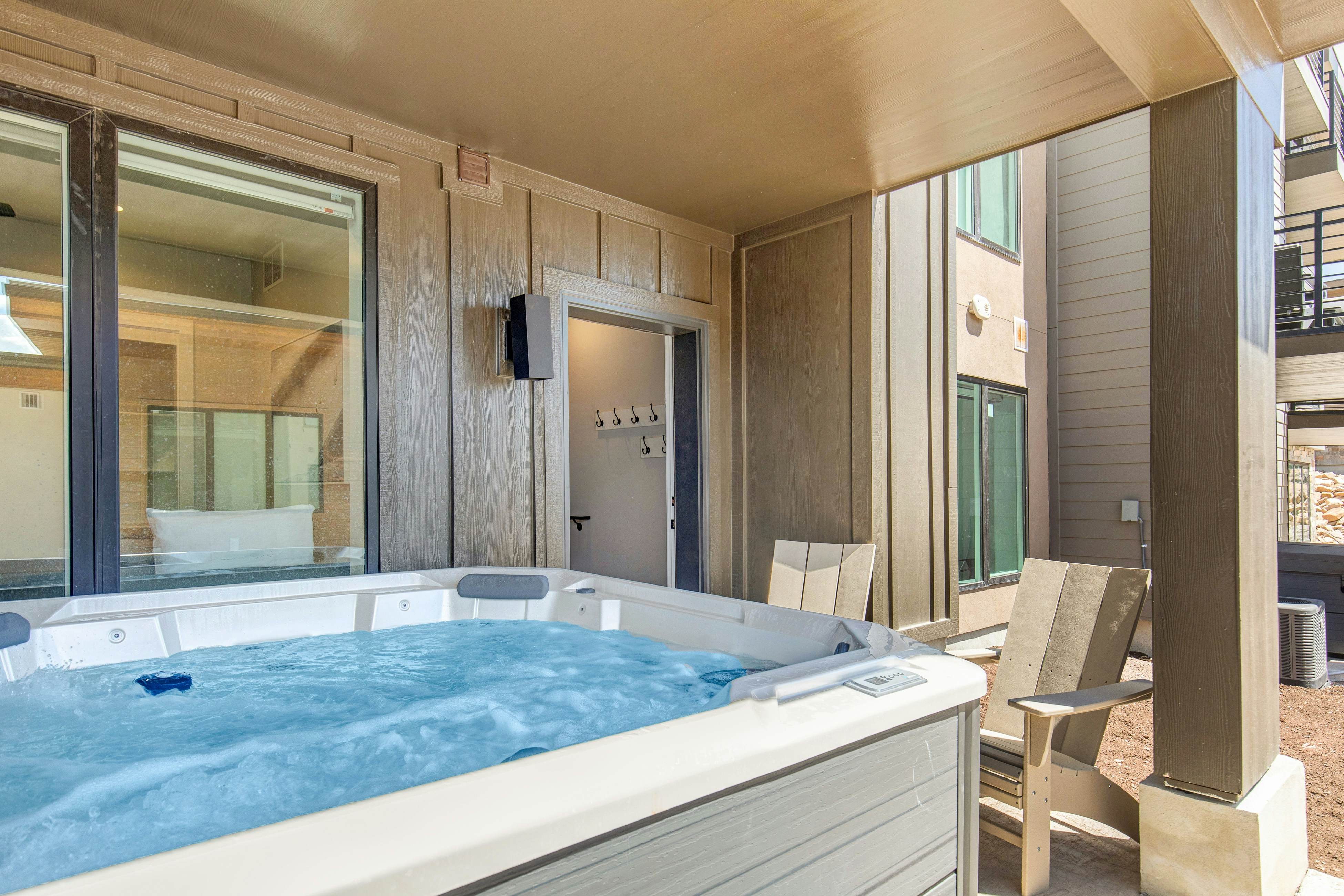 Hideout Hideaway - B