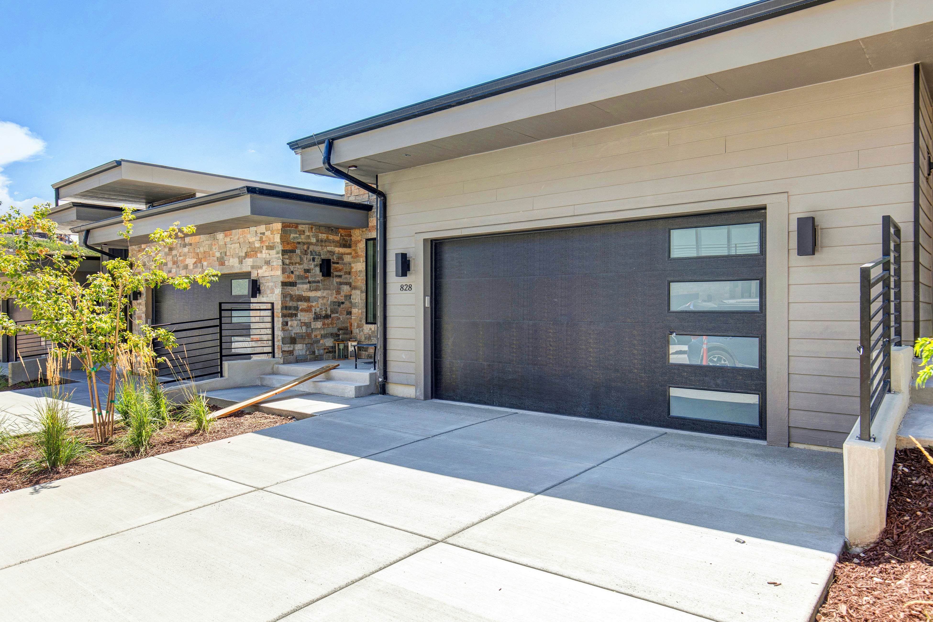 Hideout Hideaway - B