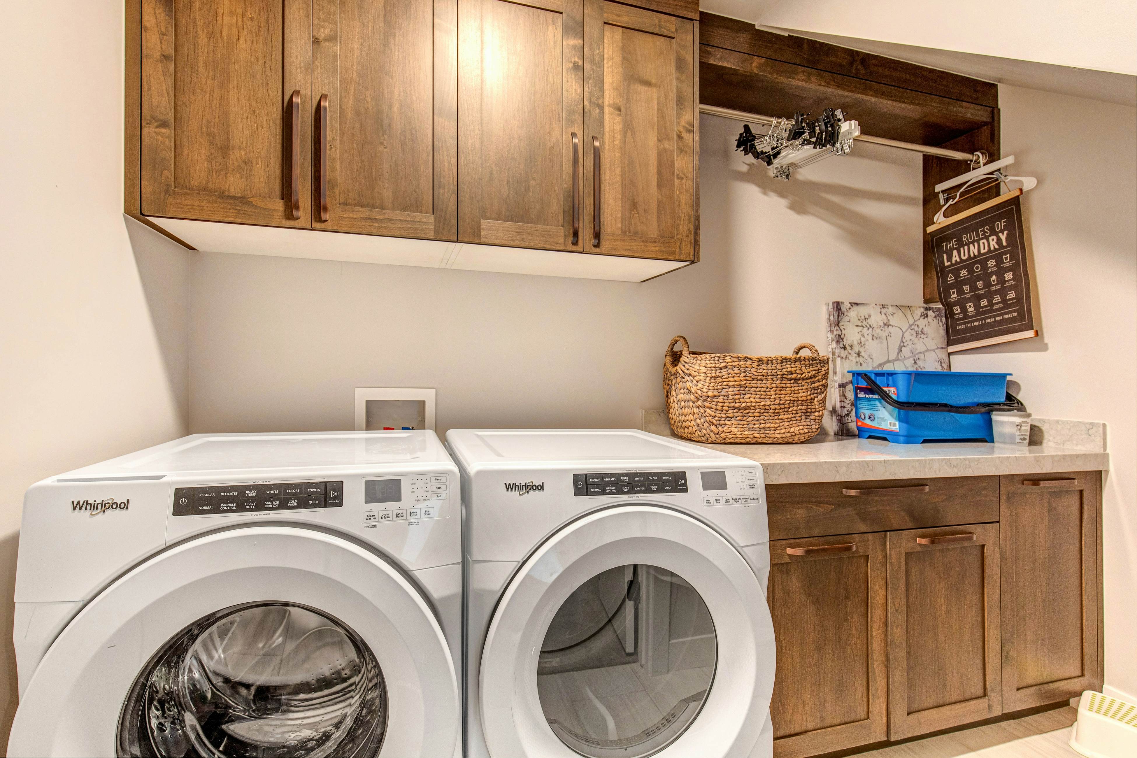 Hideout Hideaway - B