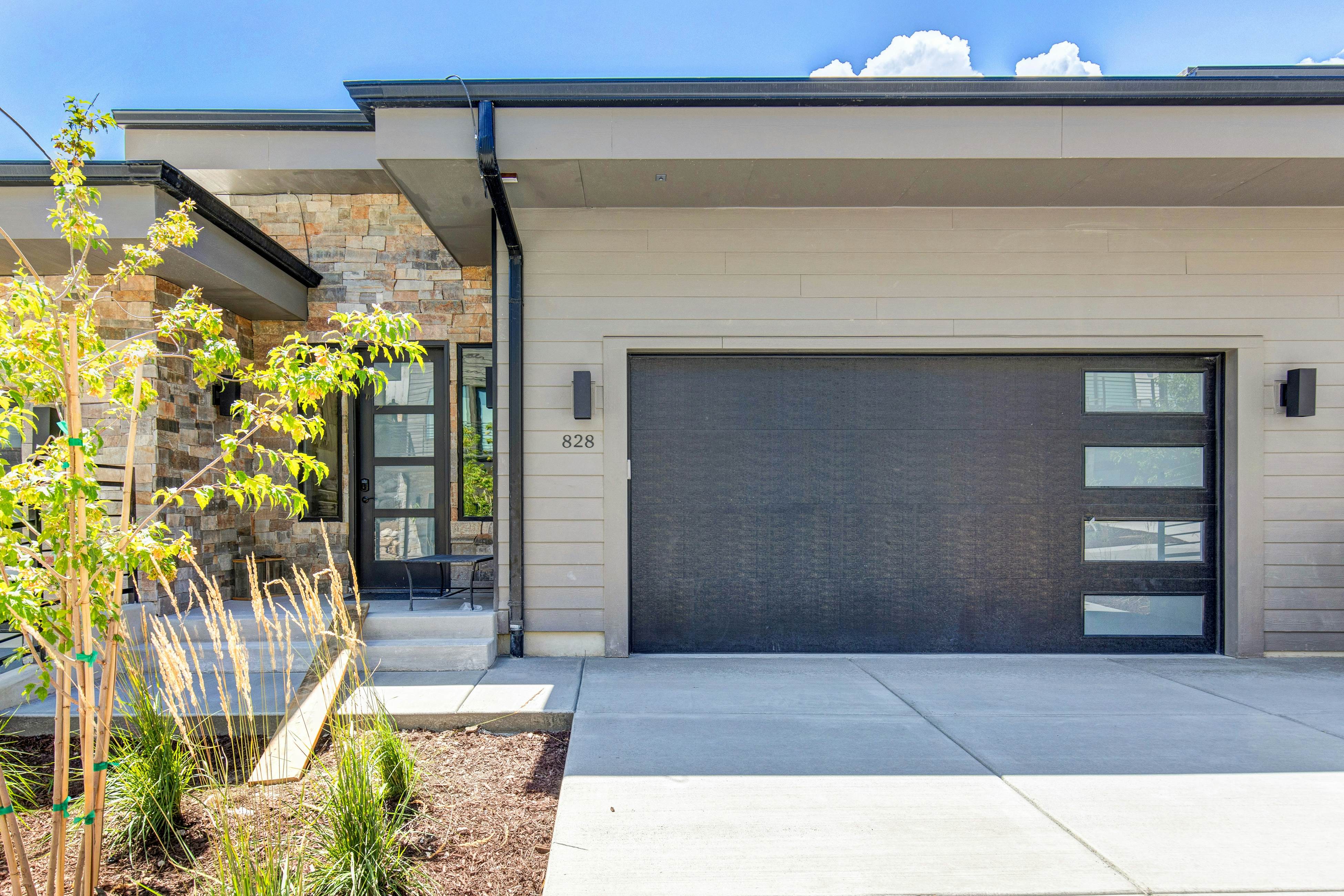 Hideout Hideaway - B