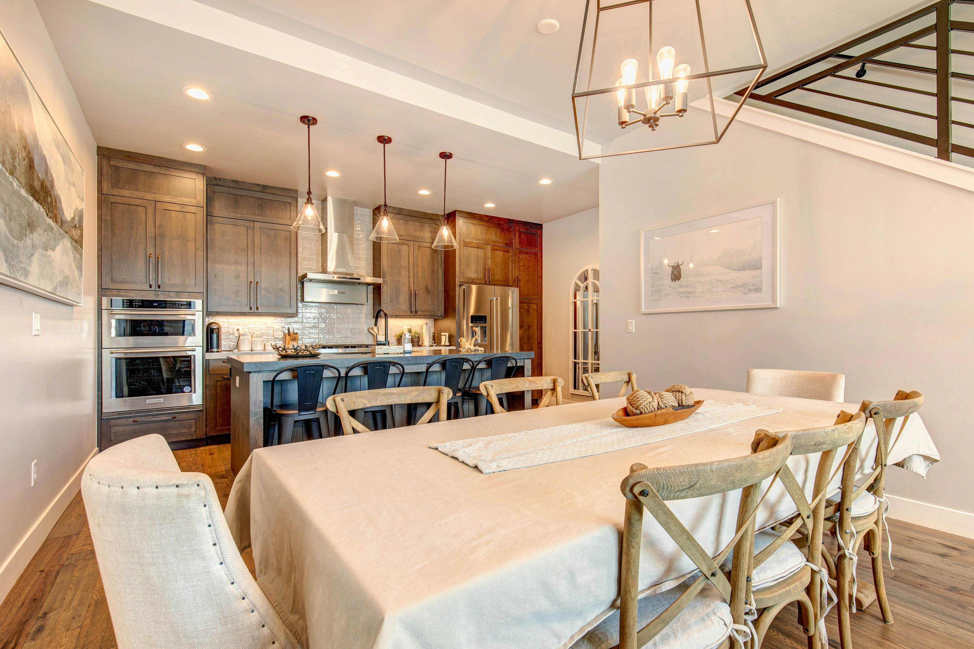 Hideout Hideaway - B