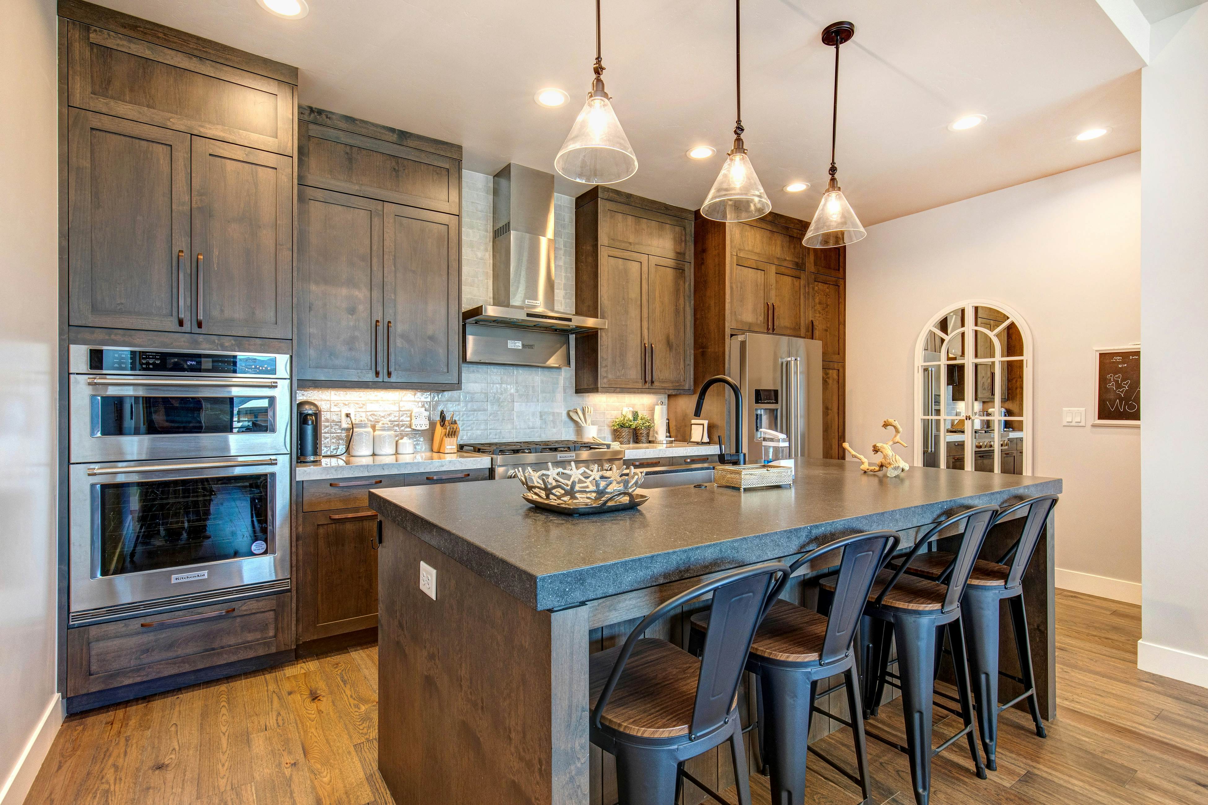 Hideout Hideaway - B