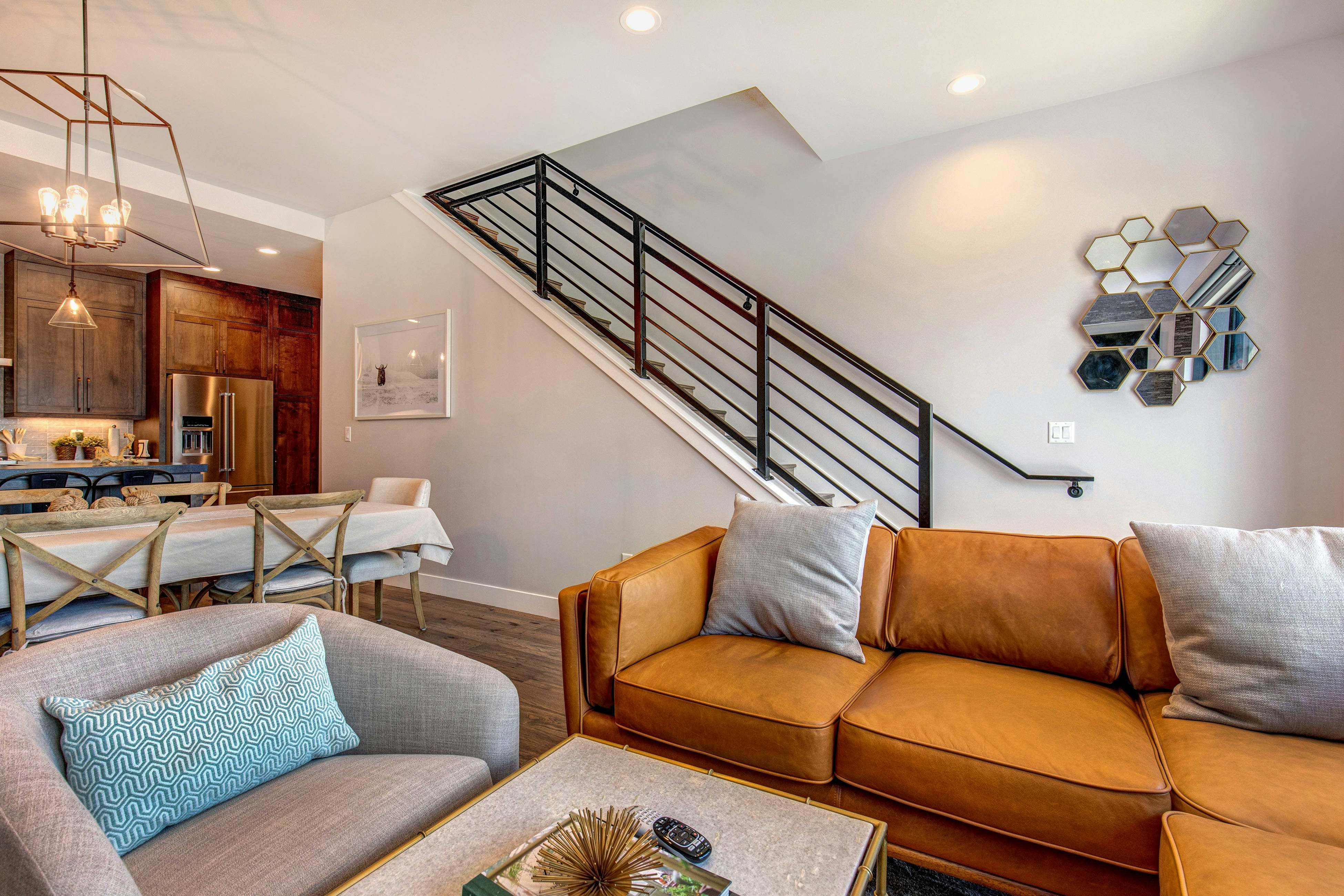 Hideout Hideaway - B