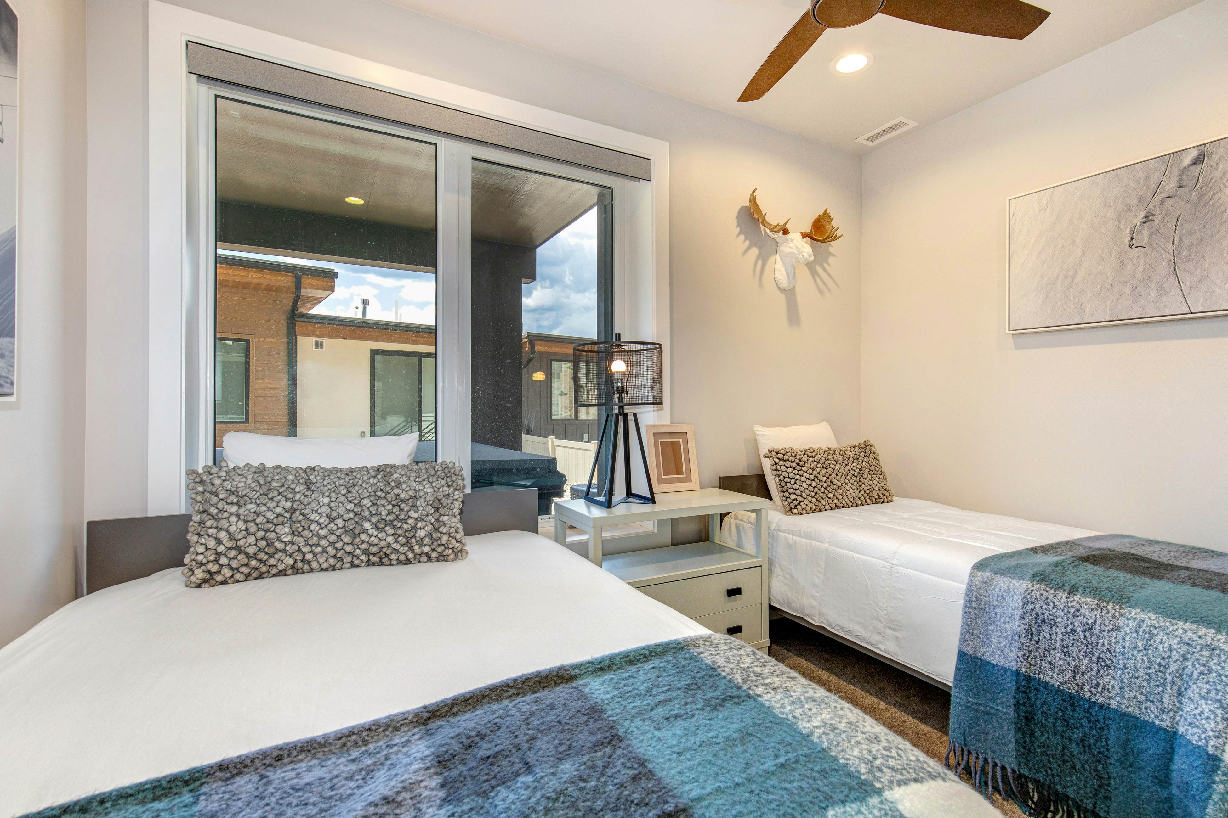 Hideout Hideaway - B