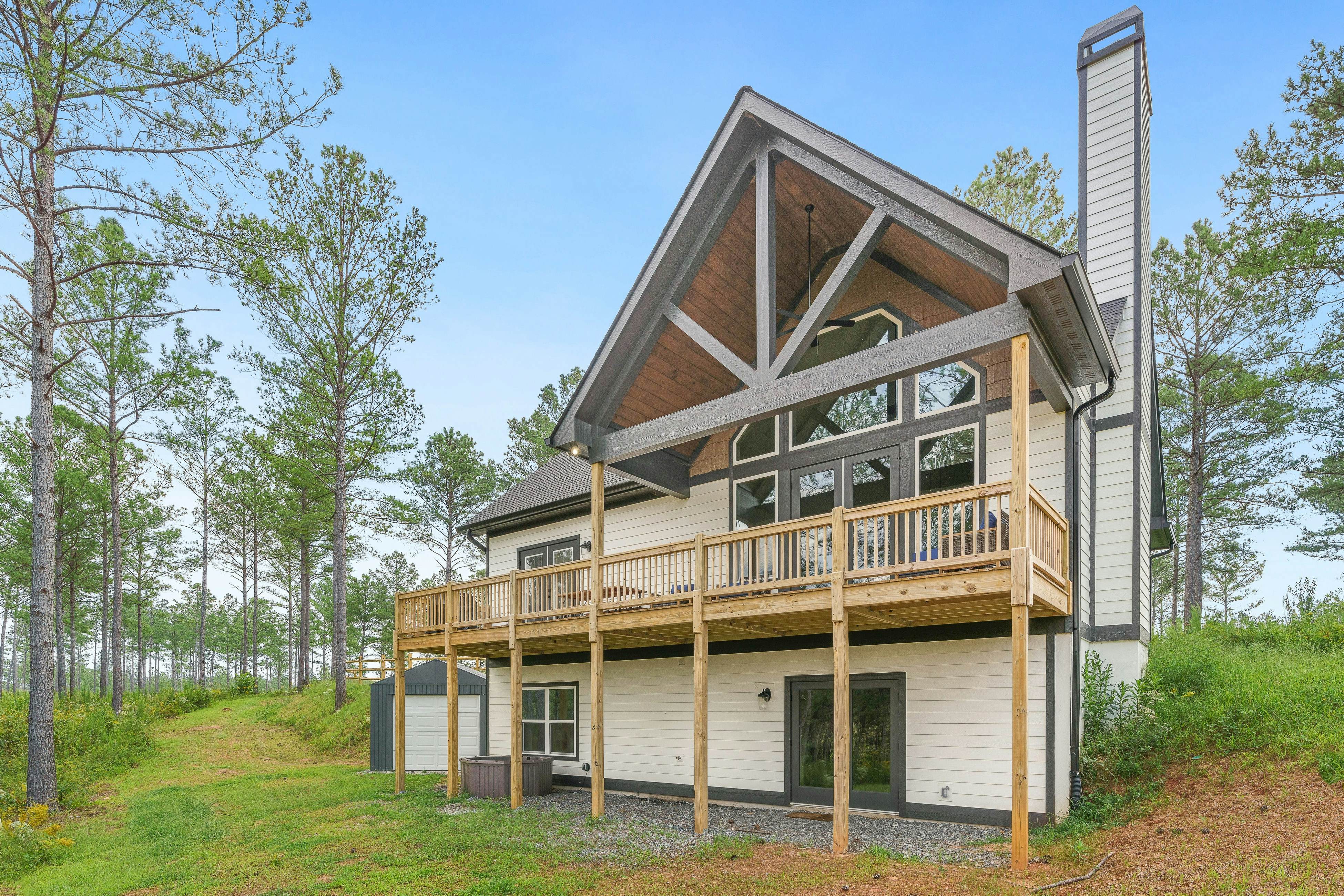 Mountain Peak Lodge - Cabin & Game Room Retreat 