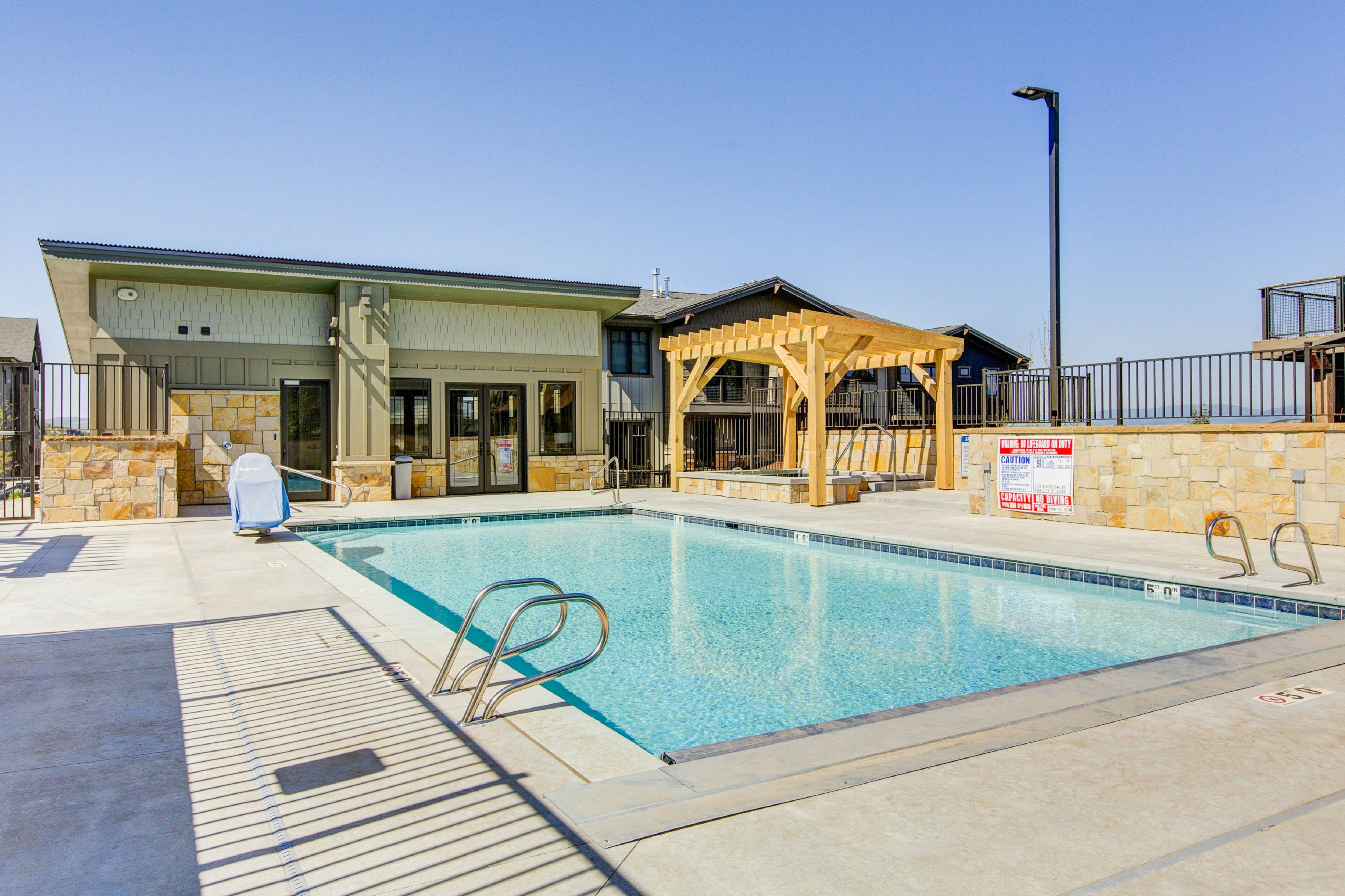 Summit Elegance Retreat 211