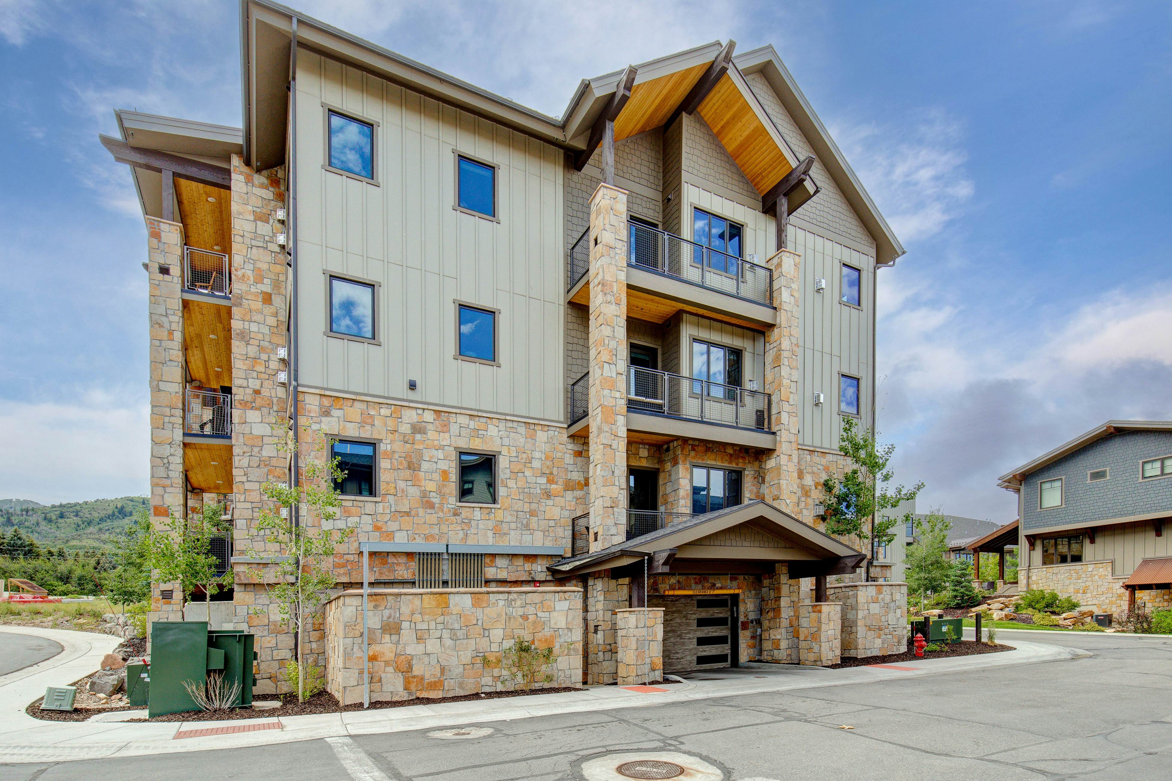 Summit Elegance Retreat 211