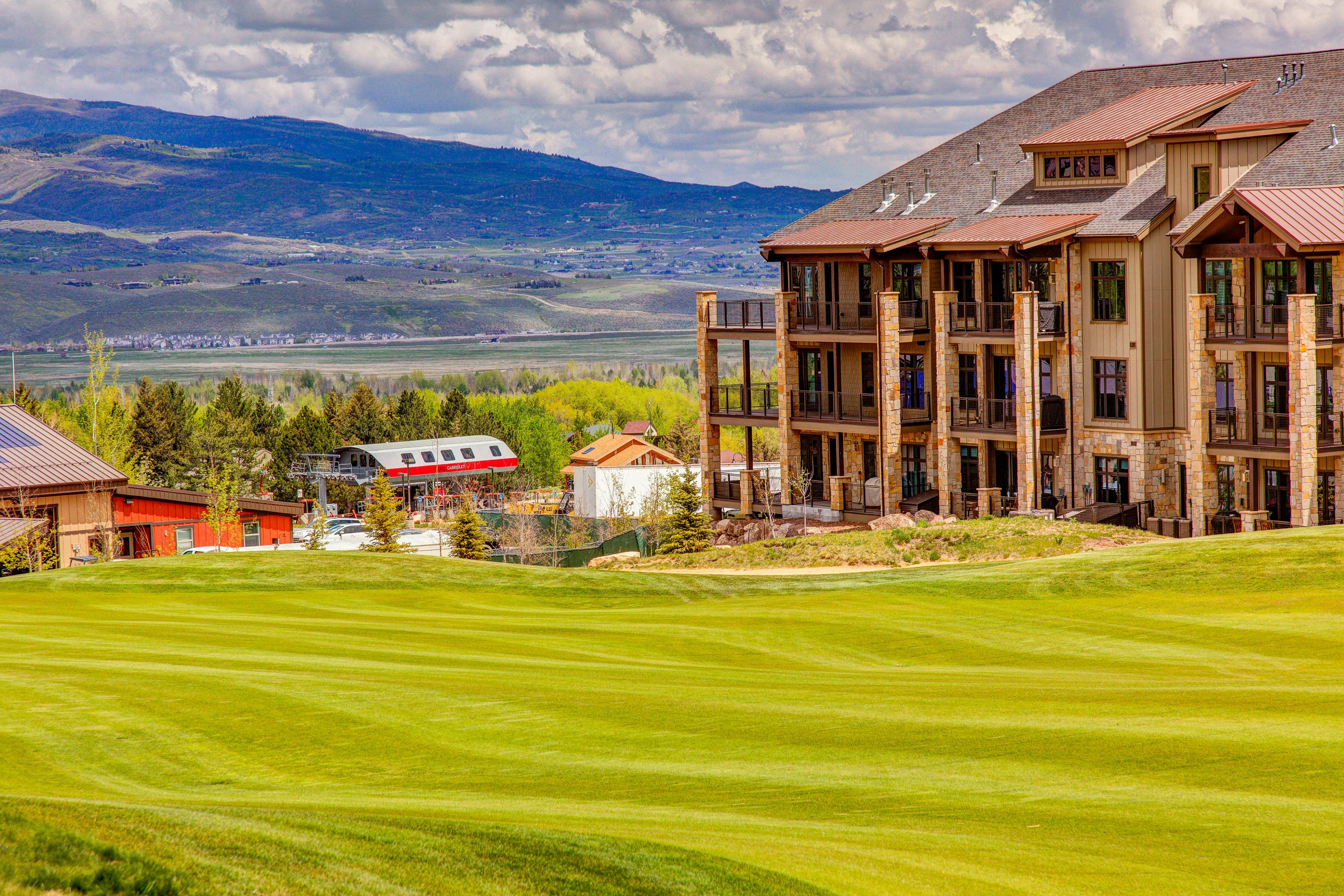 Summit Elegance Retreat 211