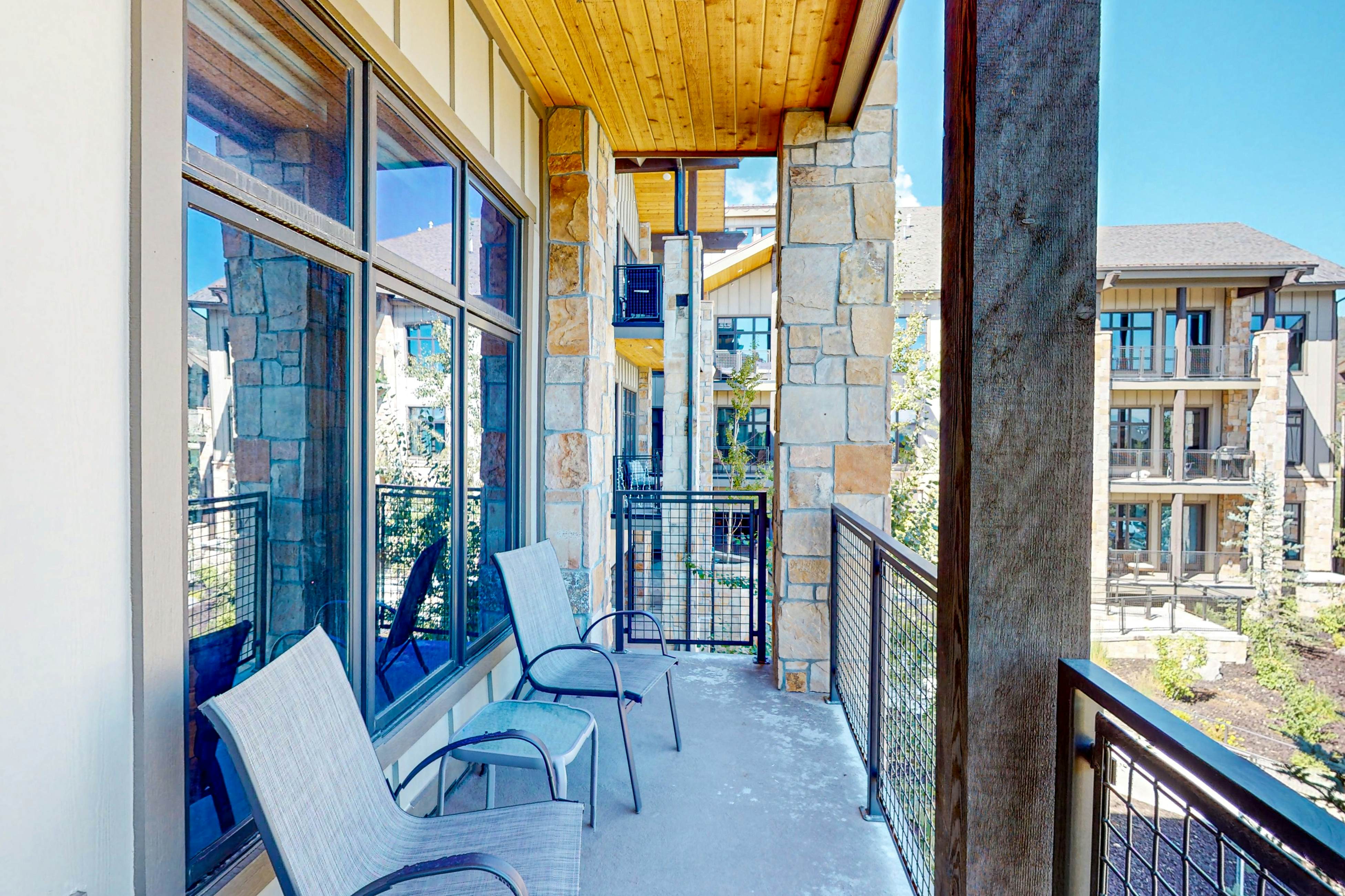 Summit Elegance Retreat 211