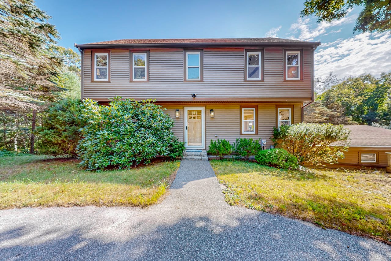 Private Pocasset Getaway 4 BD Pocasset, MA Vacation Rental Vacasa