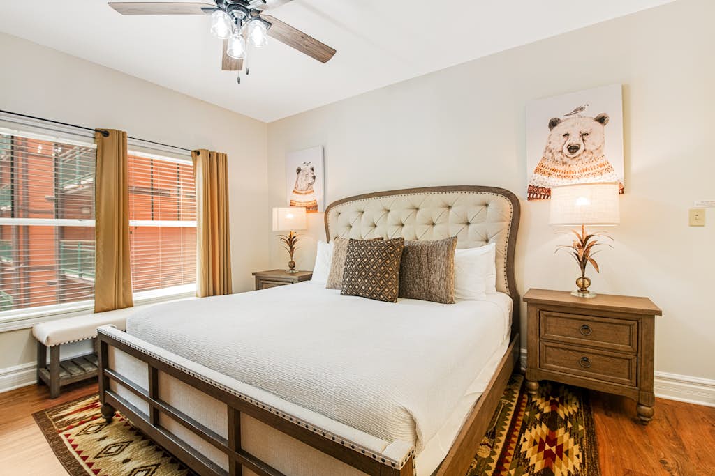 Near Downtown Charming Condo, Sleeps 6, Hot tub, Gym โ Gatlinburg, TN โ vacation rental