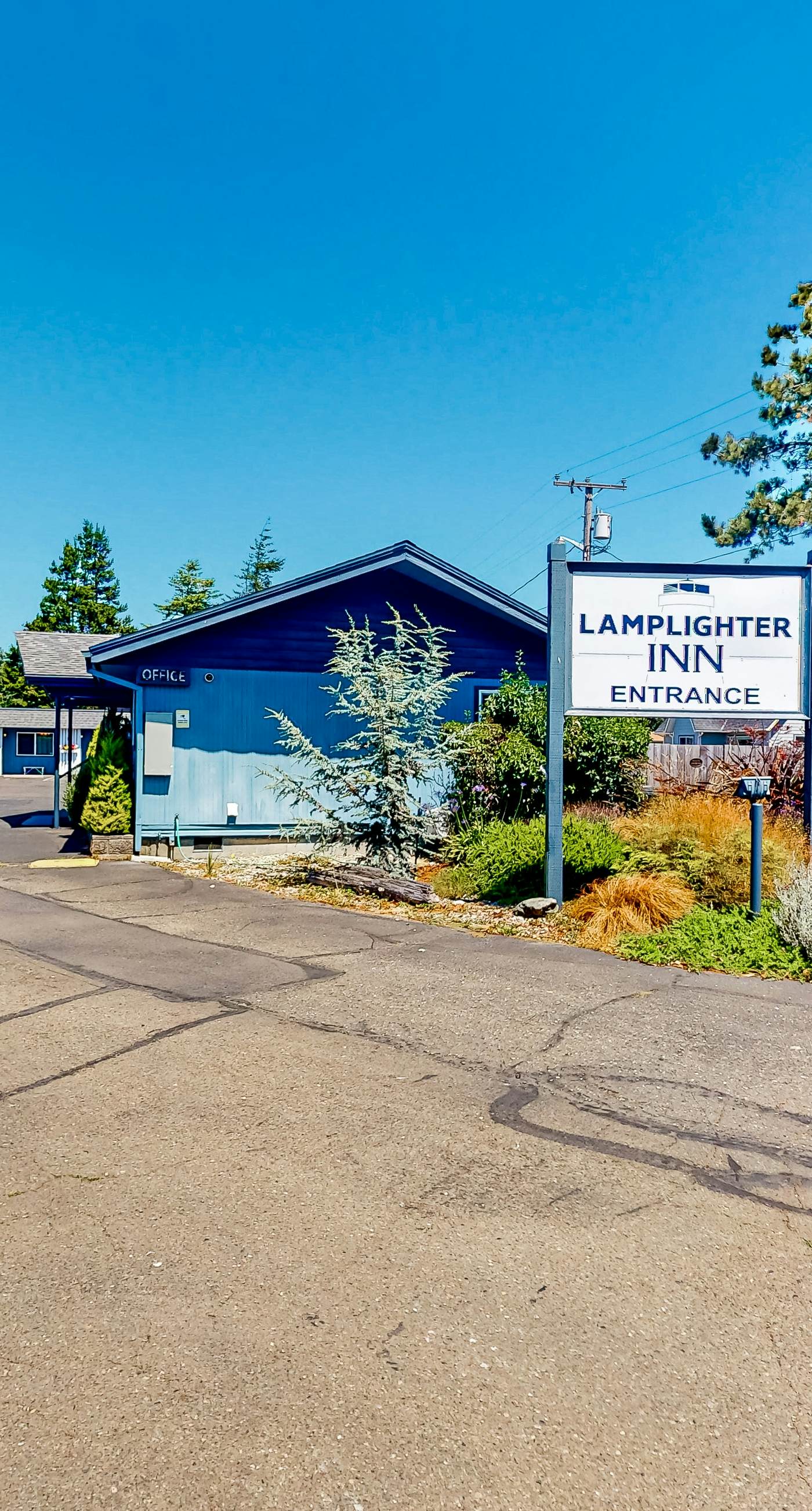 Lamplighter Inn - 117 Whale Watching