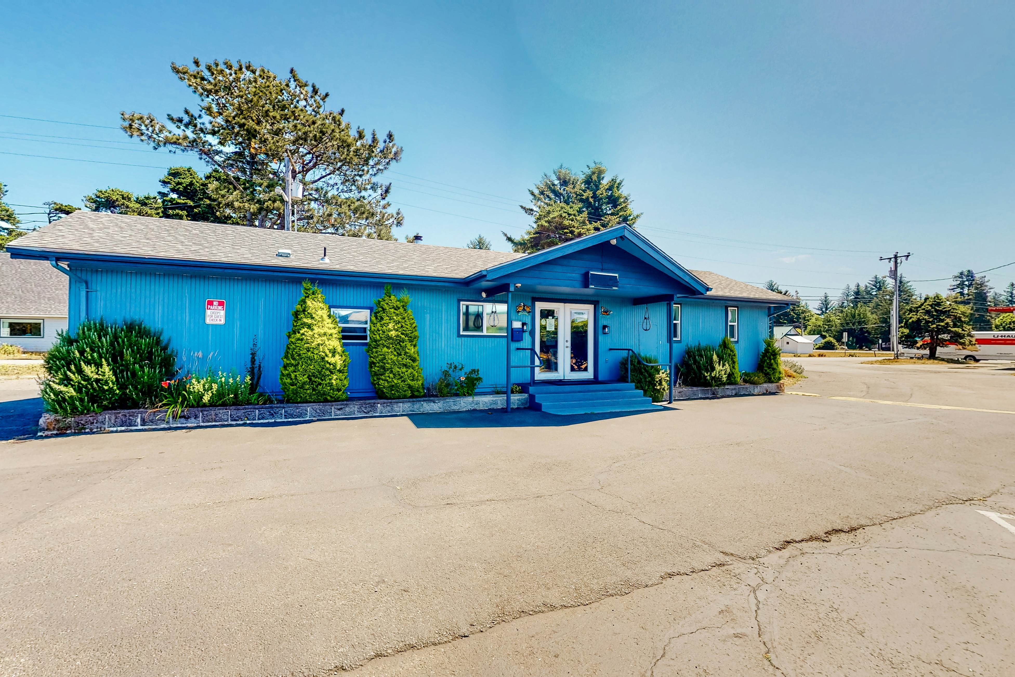 Lamplighter Living Quarters