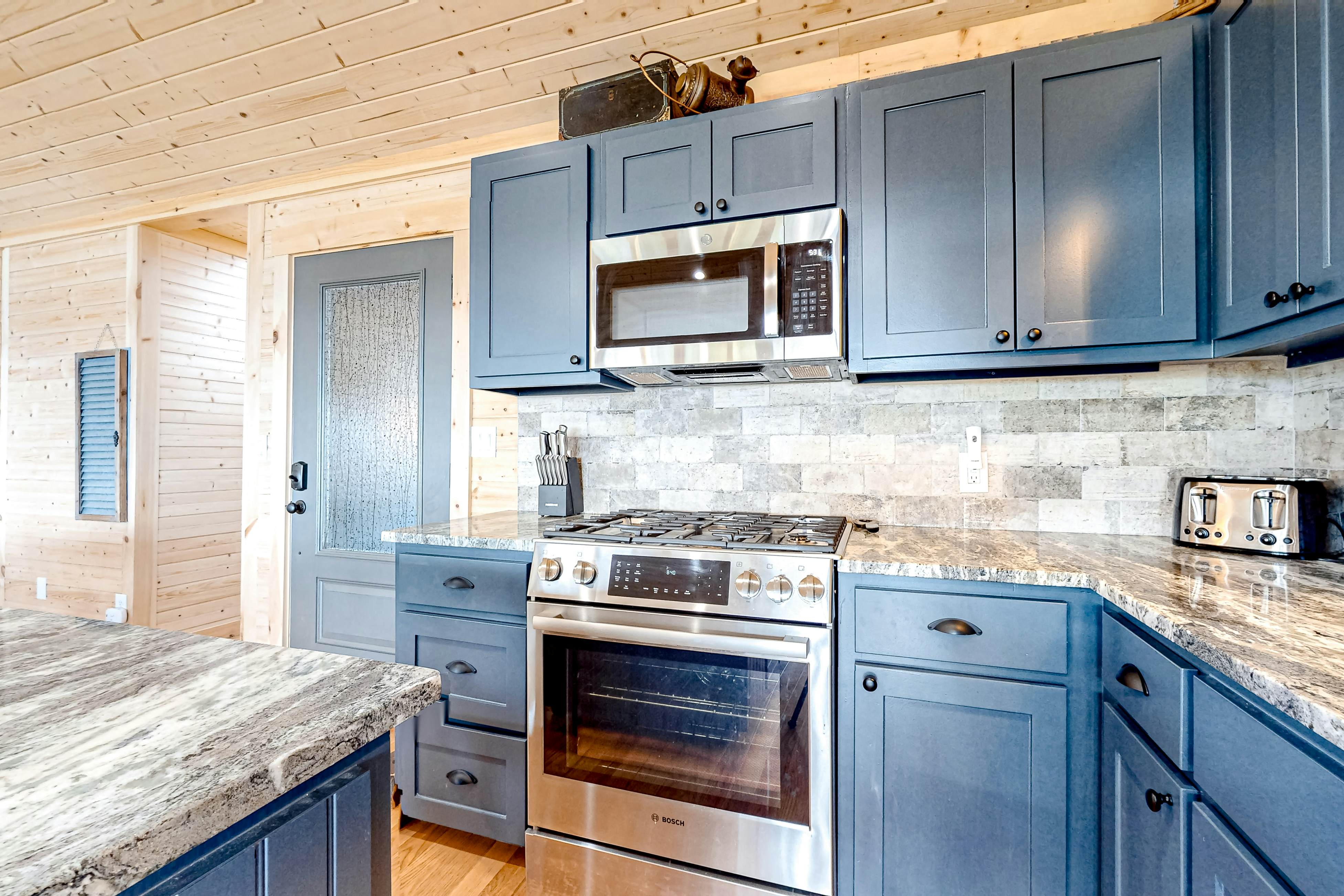 Skyview Lake Retreat