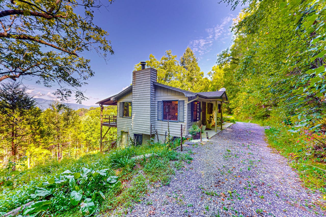 Mae's View 2 BD Clyde, NC Vacation Rental Vacasa