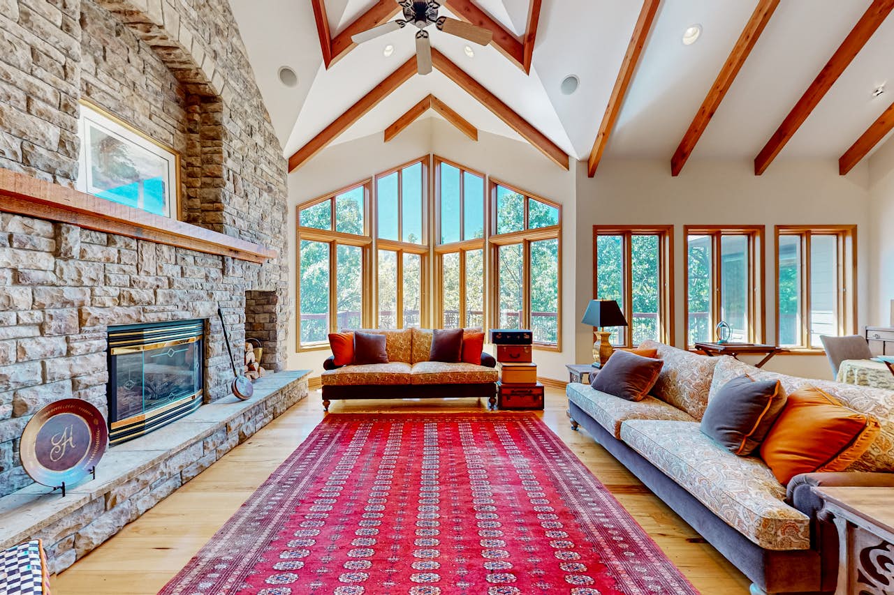 Hawk Cove Manor 4 BD Eureka Springs, AR Vacation Rental Vacasa