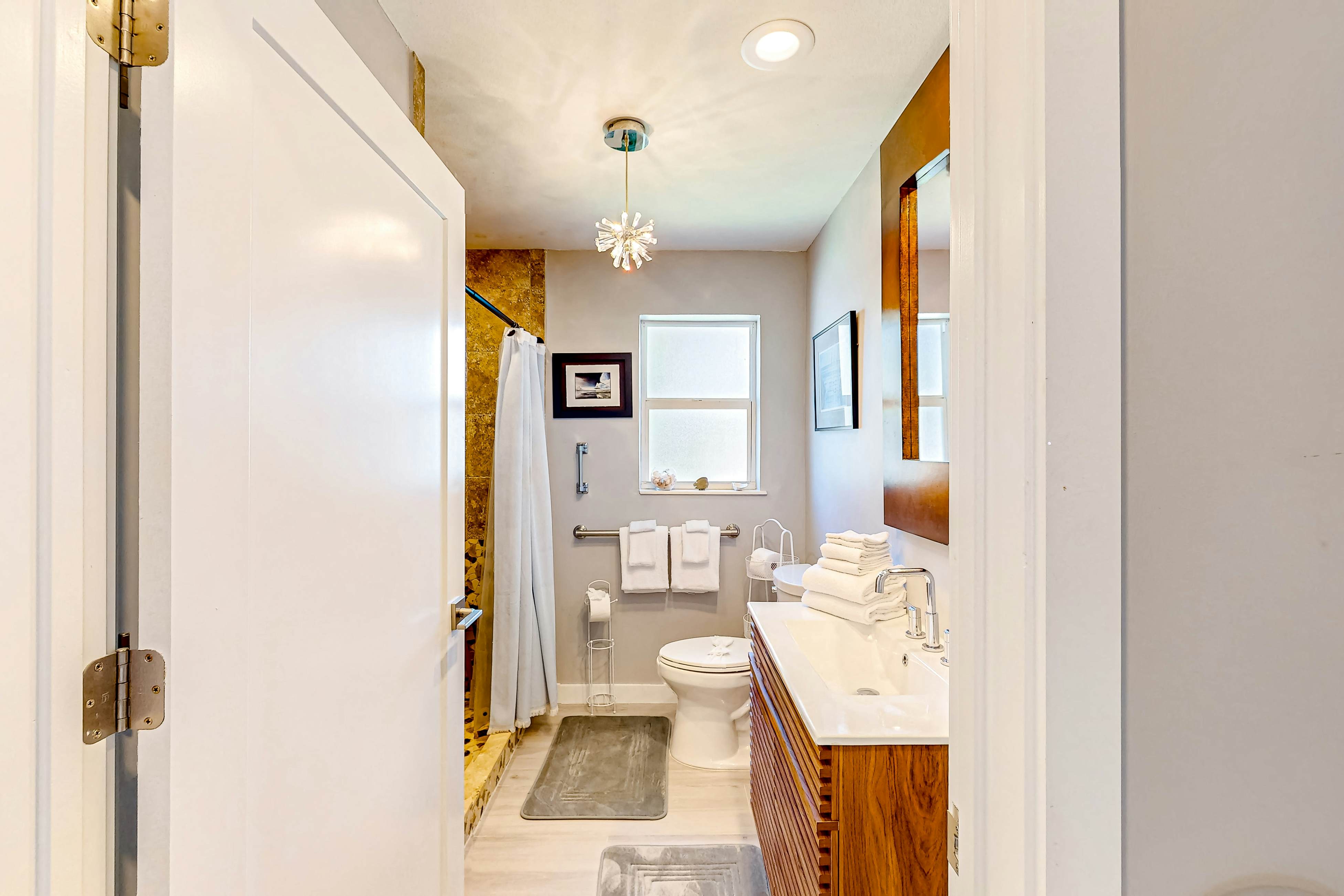 Purple Pelican Cottage