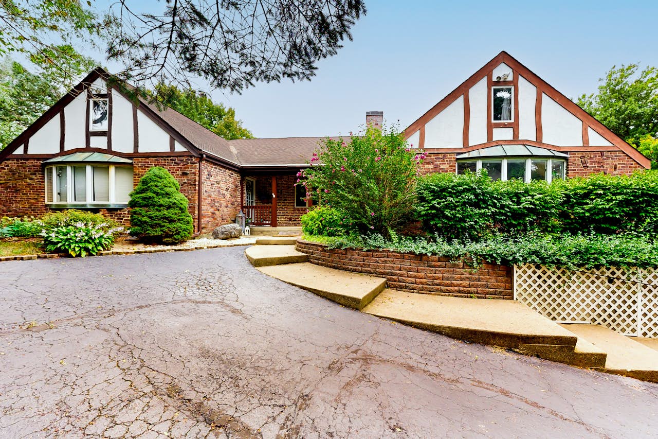 Maple Manor 3 BD McHenry, IL Vacation Rental Vacasa