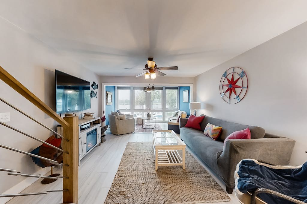 Riverfront condo with great river view, pool & tennis - close to beach & town — Folly Beach, SC — vacation rental