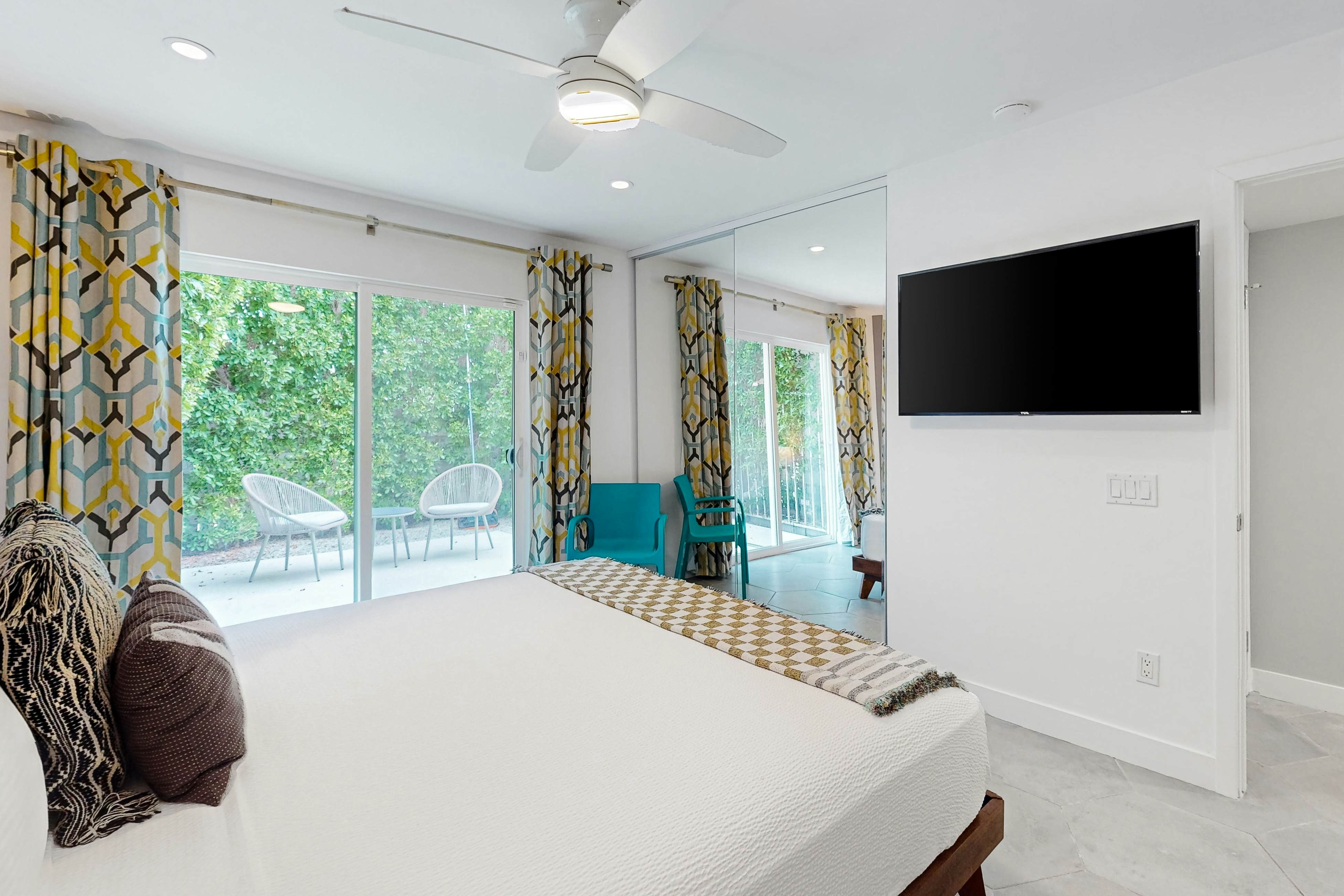 Twelve Palms - 67924