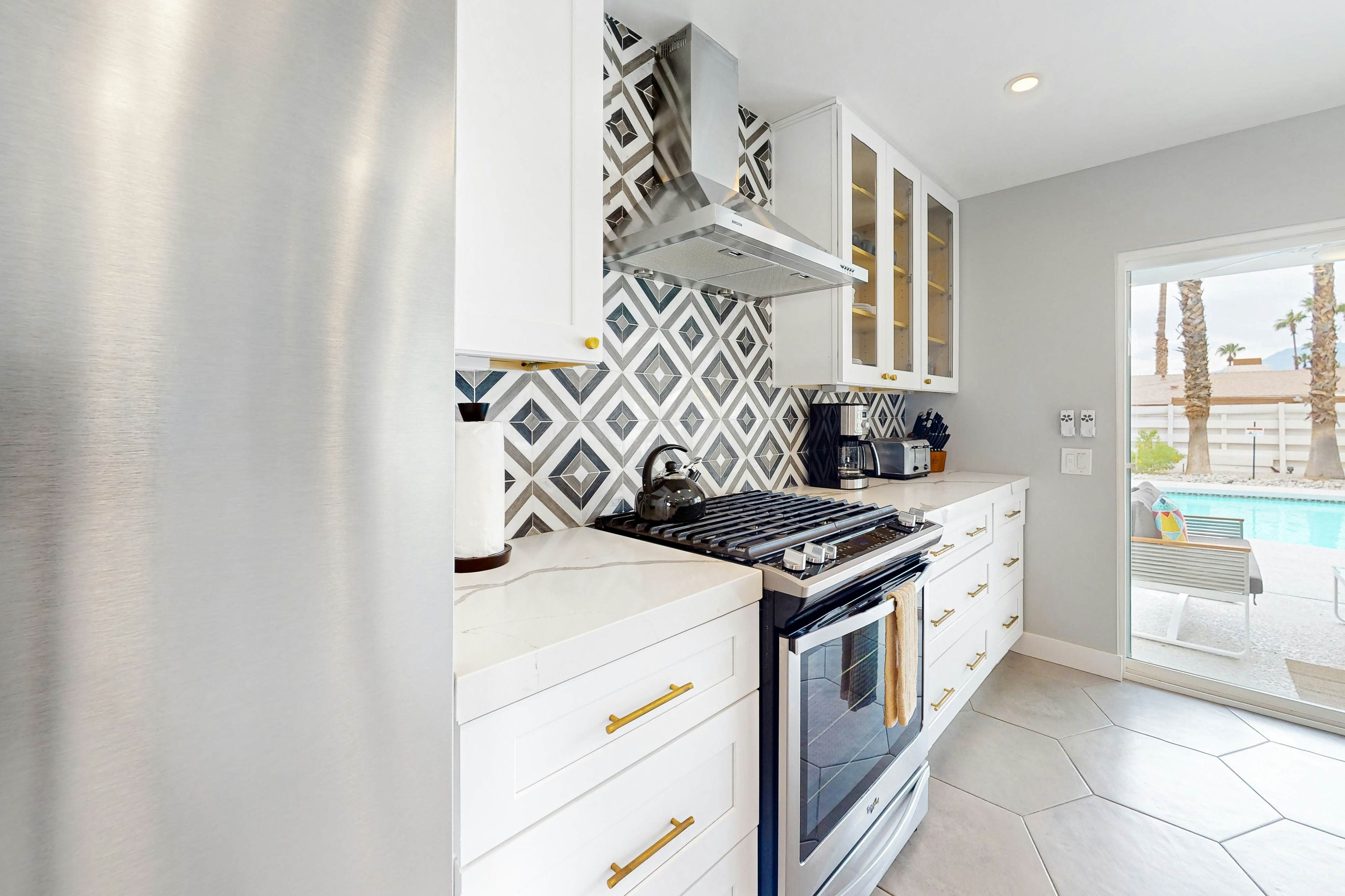 Twelve Palms - 67924