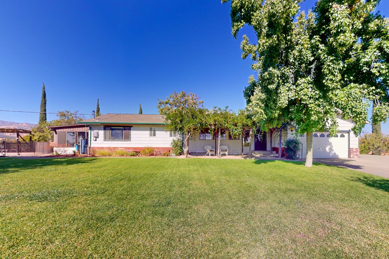 Ranchito 4 BD Esparto, CA Vacation Rental Vacasa