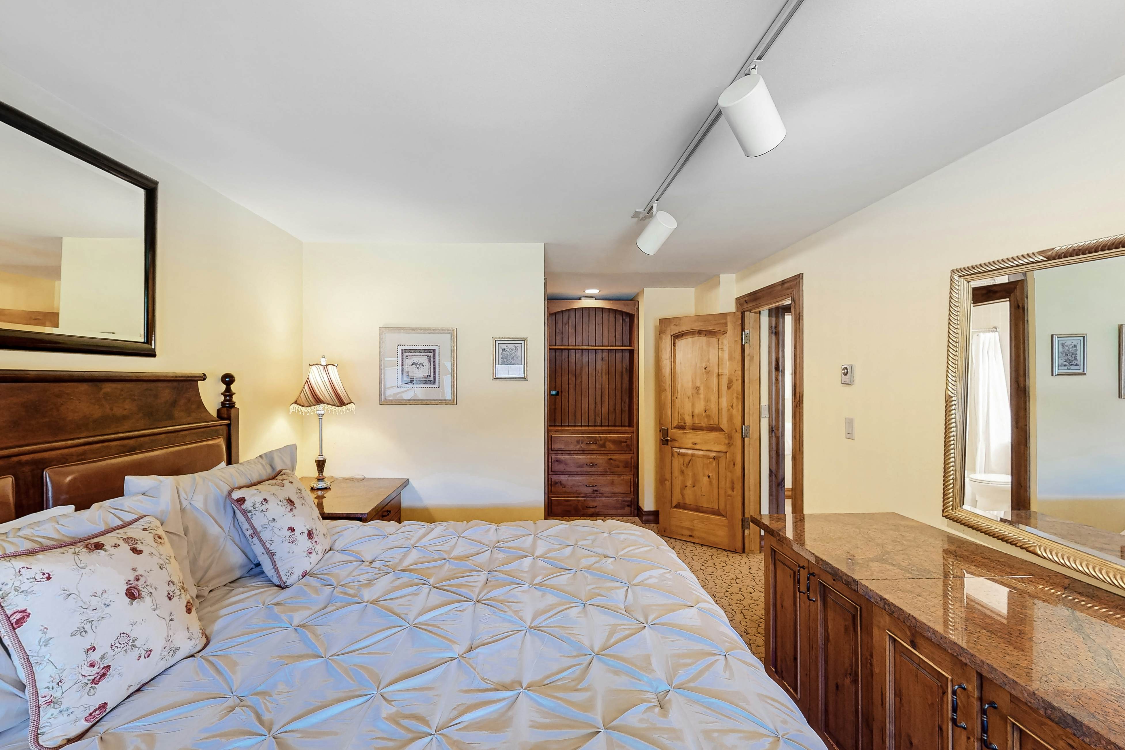 Simba Run, Unit 1102