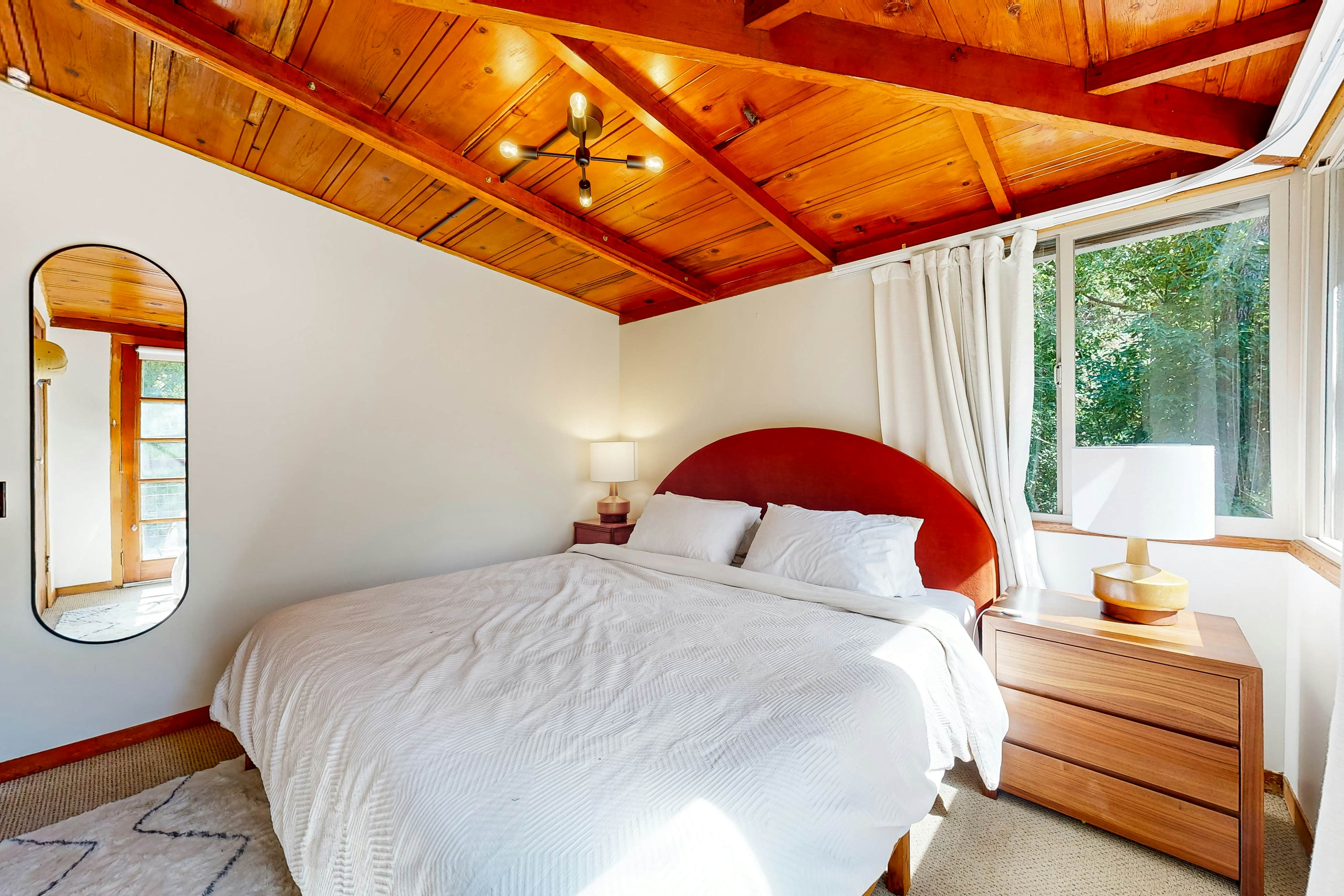 Cozy Riverview Cabin