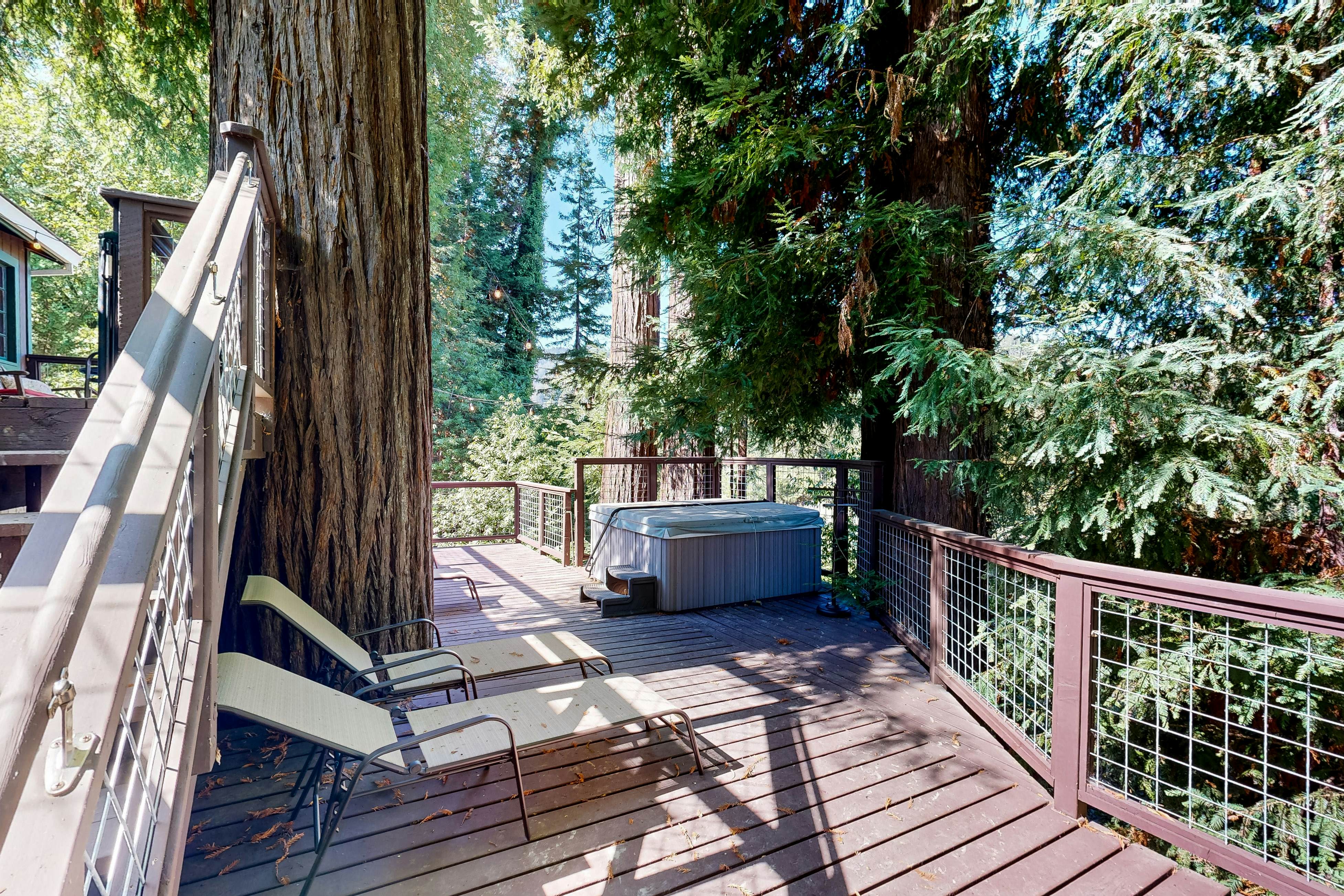 Cozy Riverview Cabin