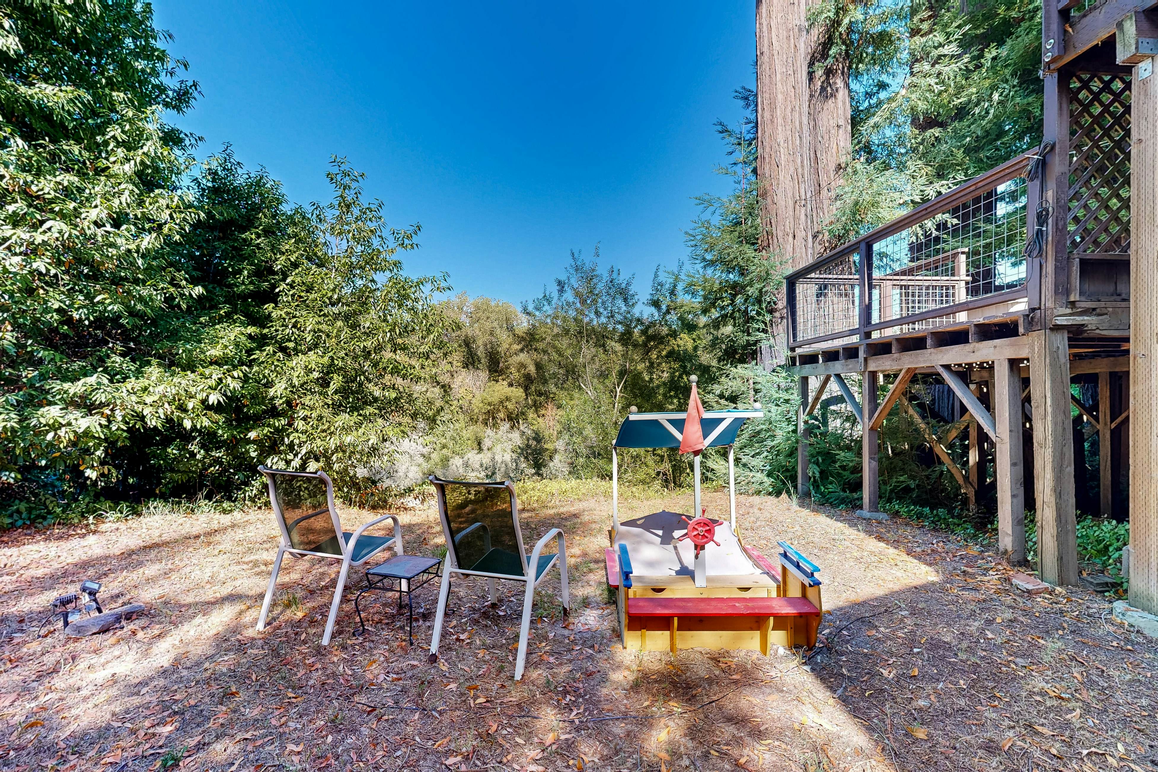 Cozy Riverview Cabin