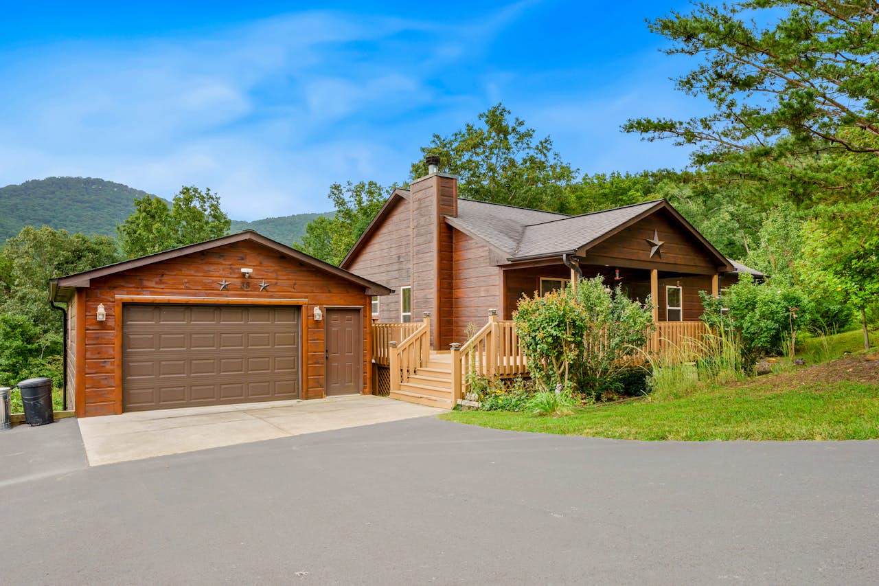 Horizon Hideaway 3 BD Blairsville, GA Vacation Rental Vacasa