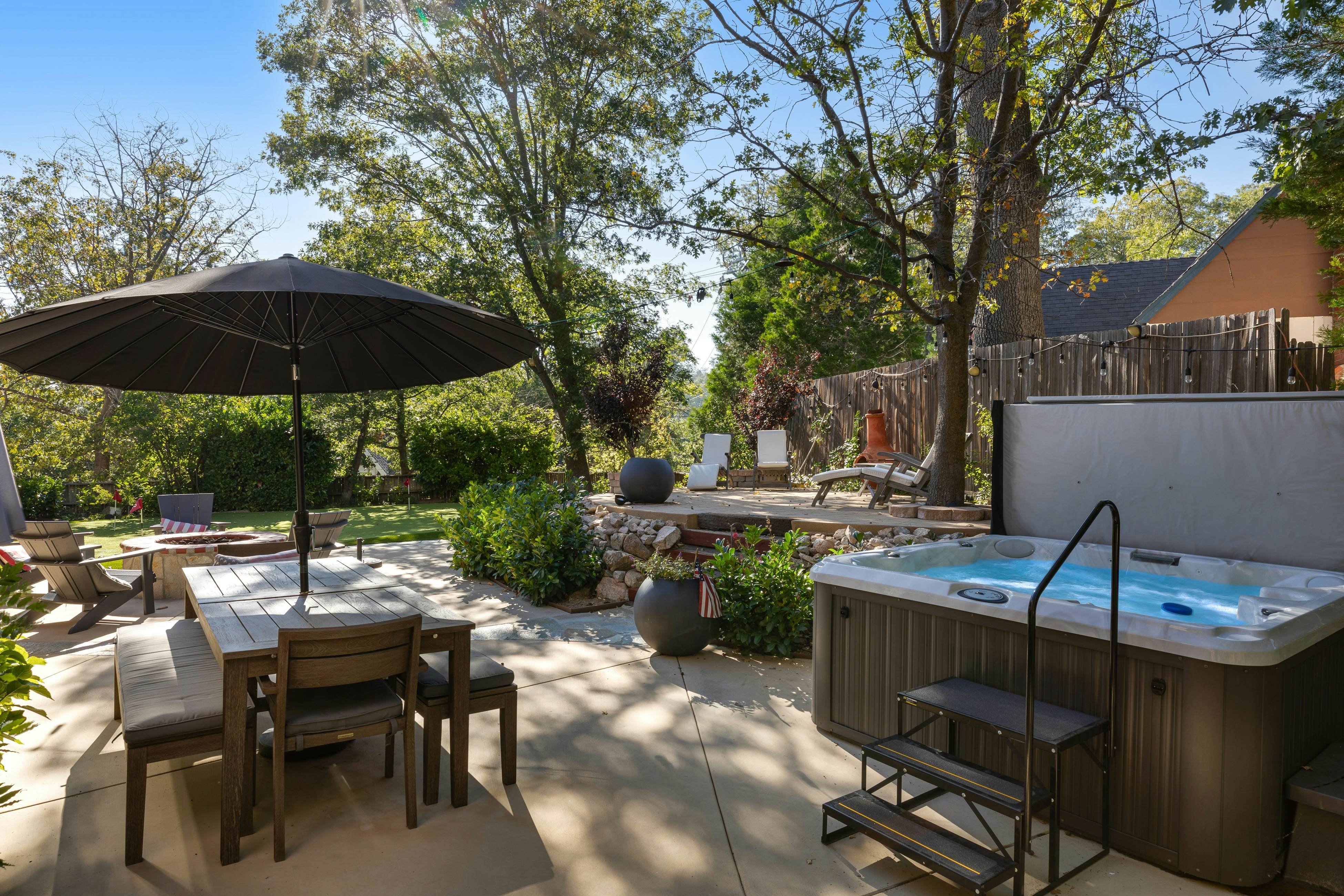 Mountain Memories on Tavern Bay