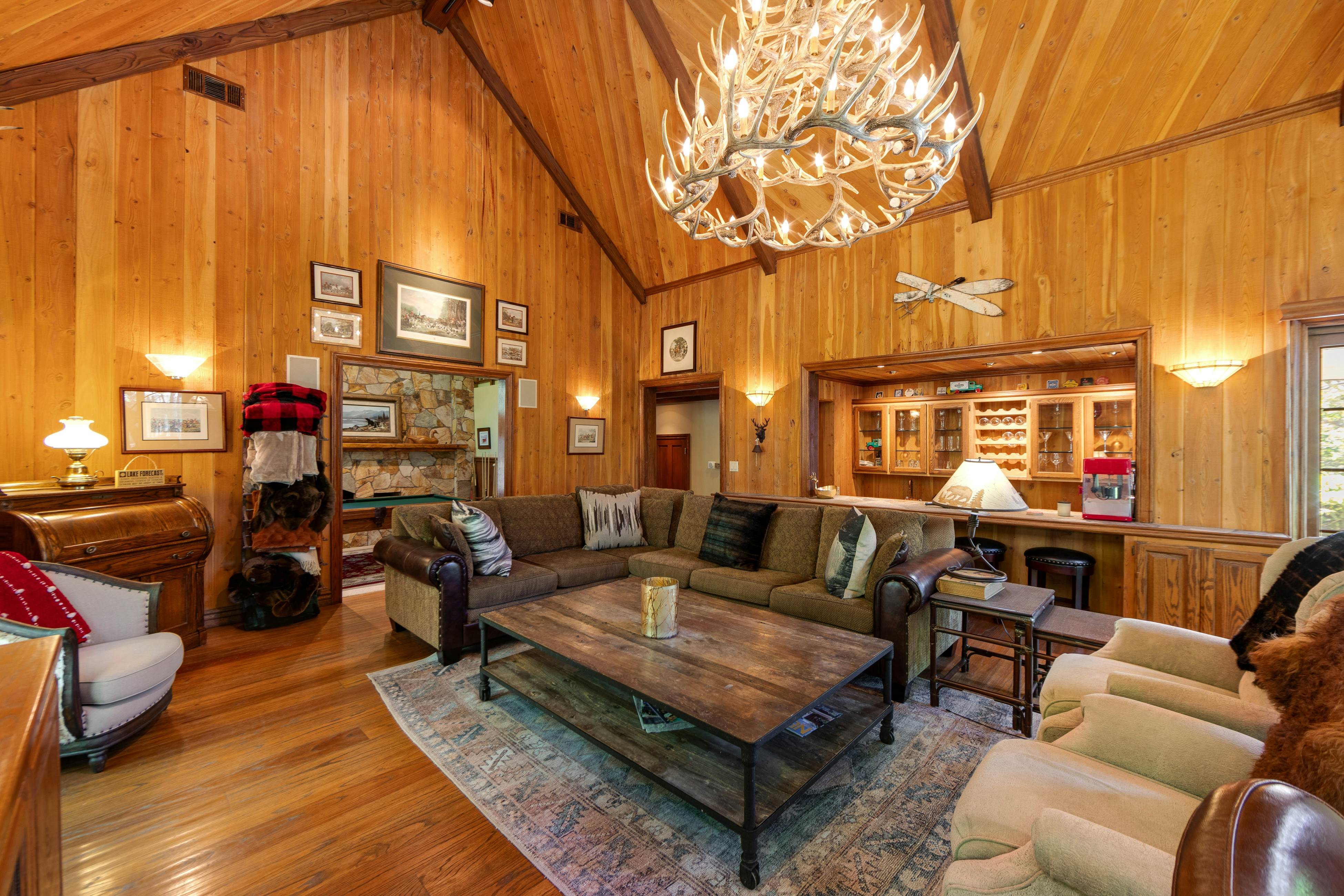 Mountain Memories on Tavern Bay