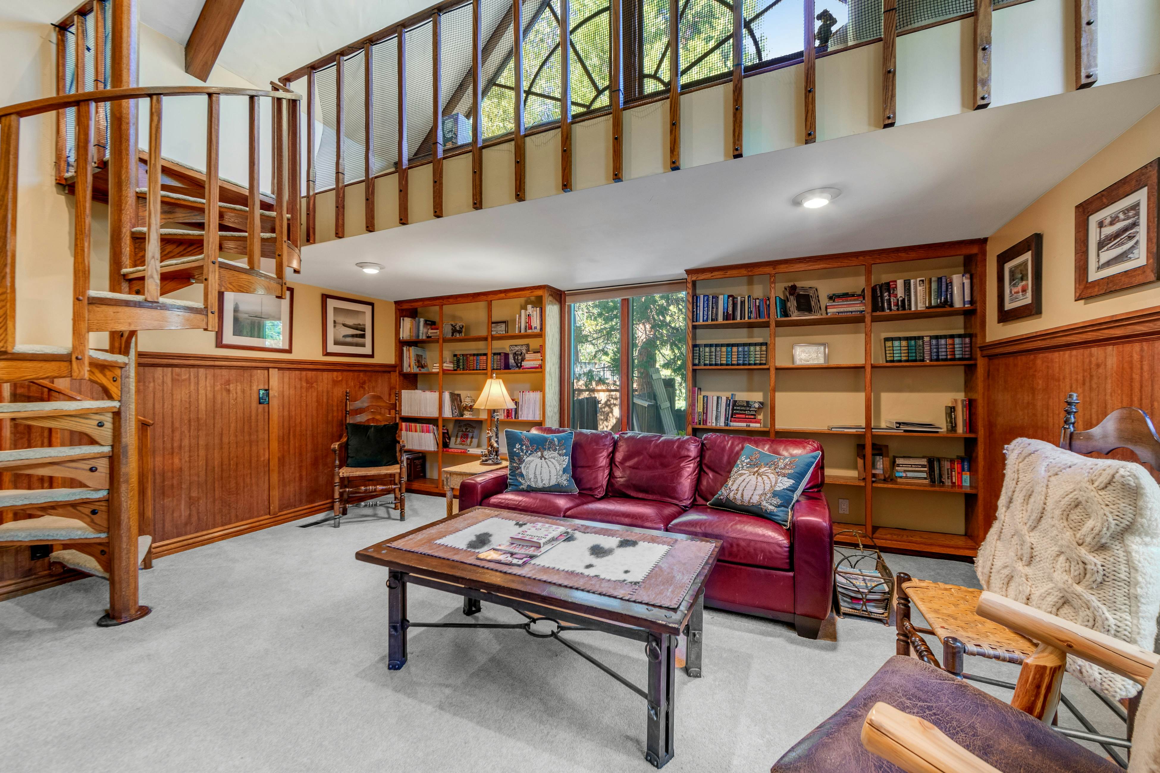 Mountain Memories on Tavern Bay