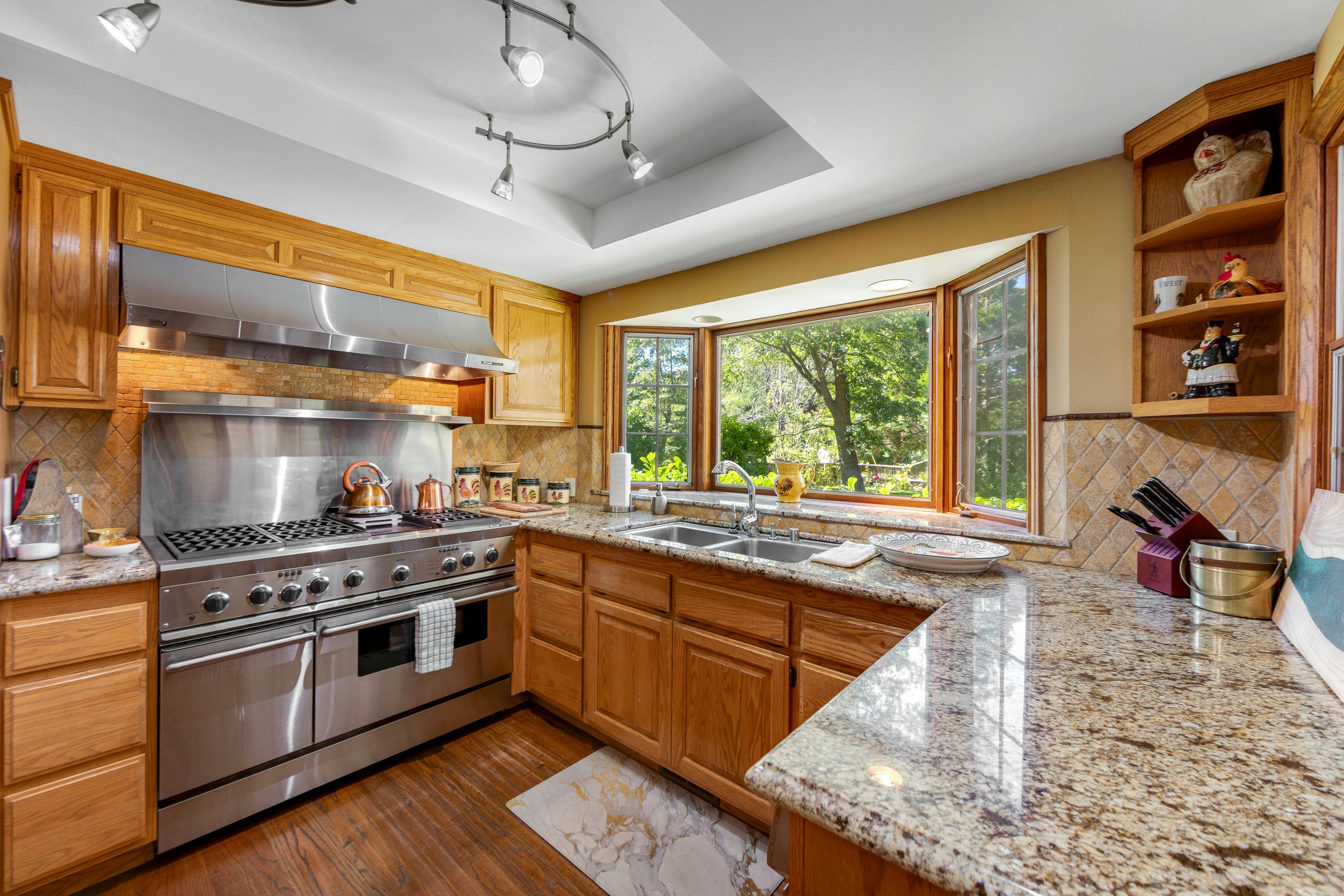 Mountain Memories on Tavern Bay