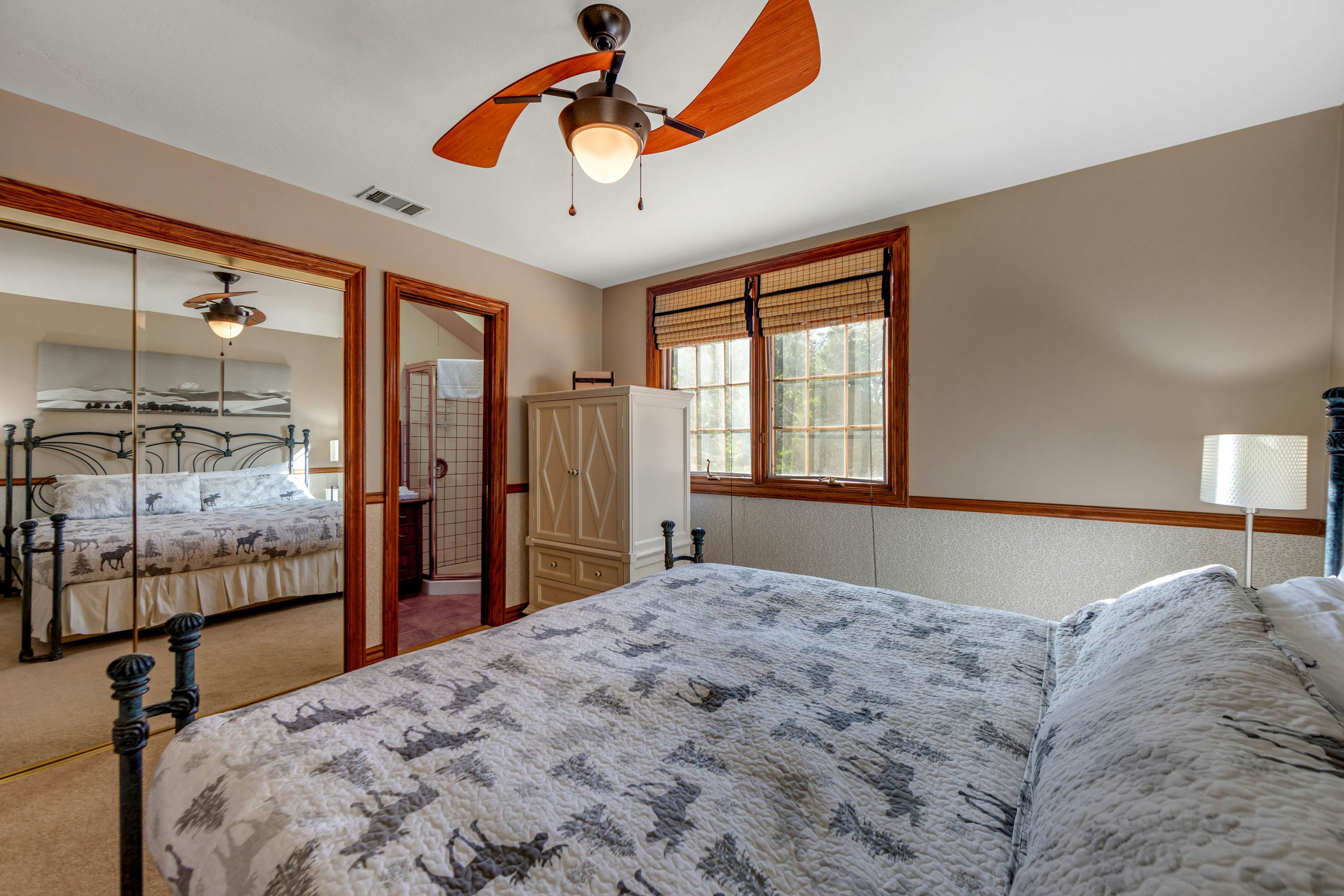 Mountain Memories on Tavern Bay