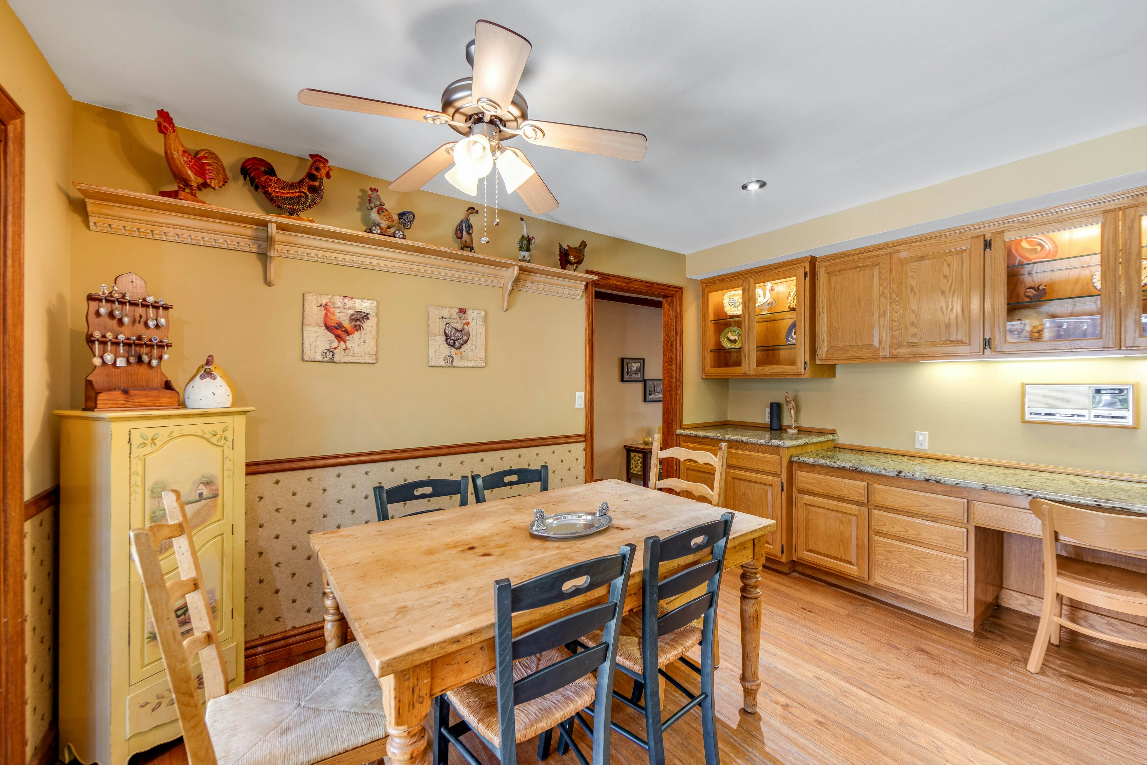 Mountain Memories on Tavern Bay