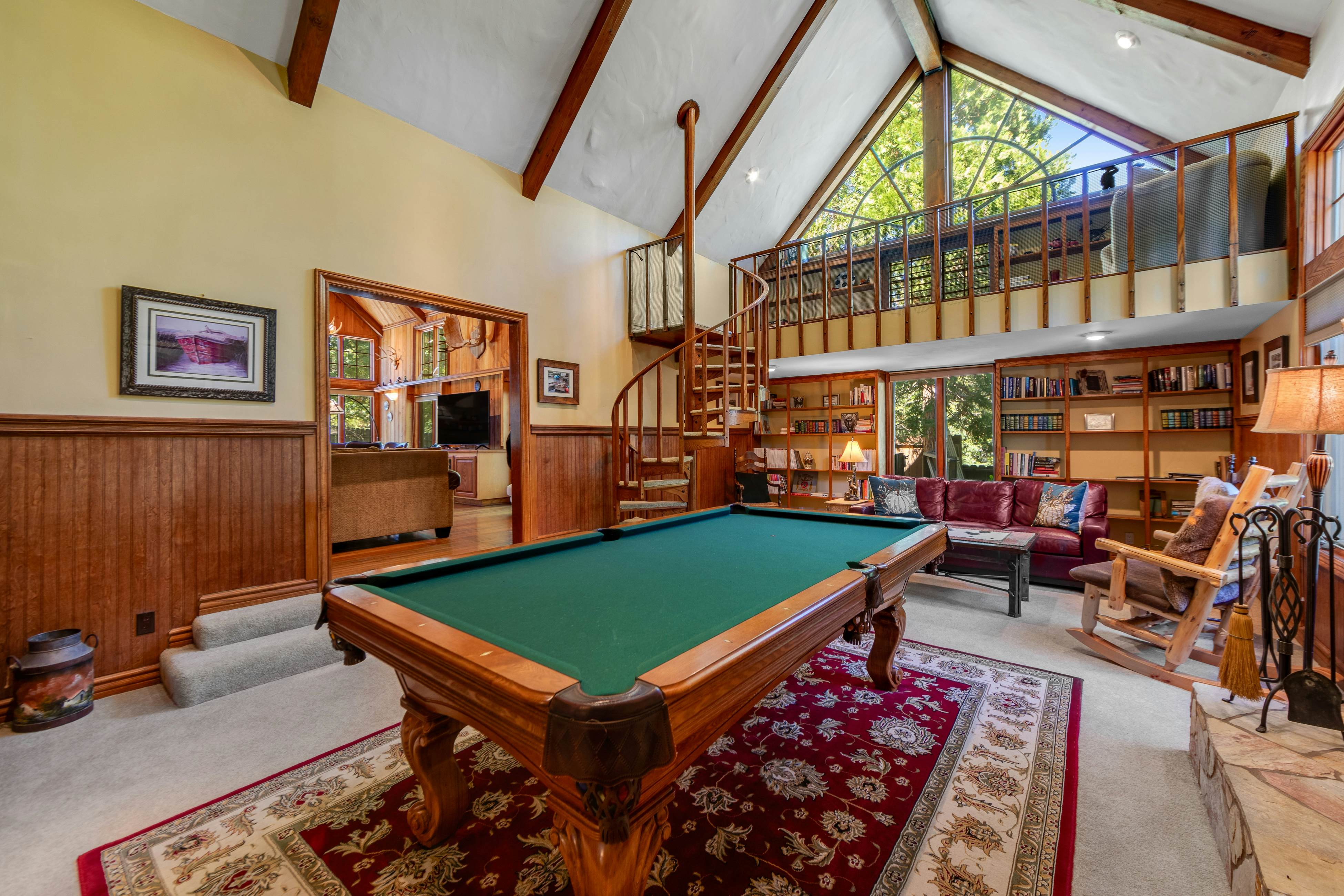 Mountain Memories on Tavern Bay