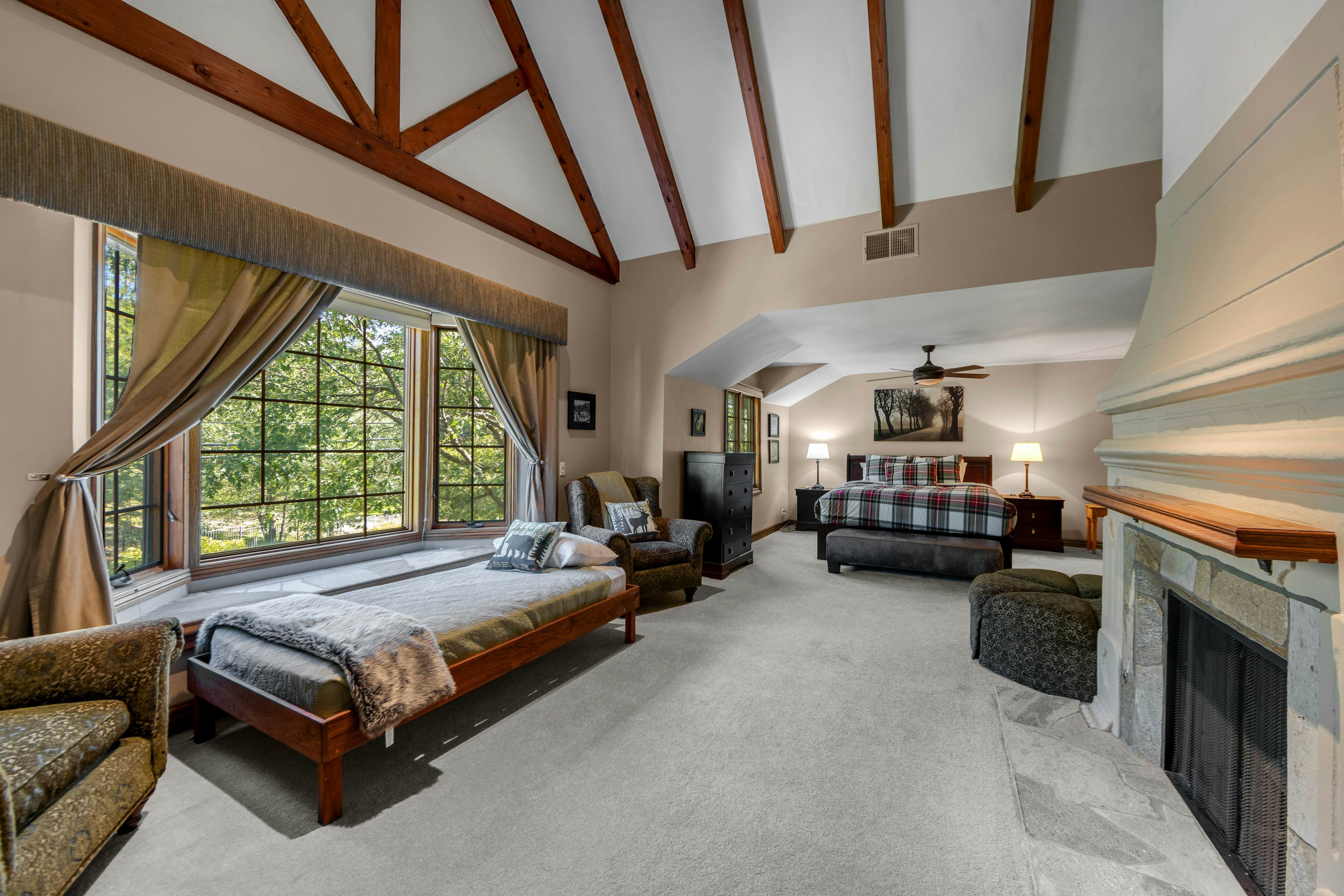 Mountain Memories on Tavern Bay