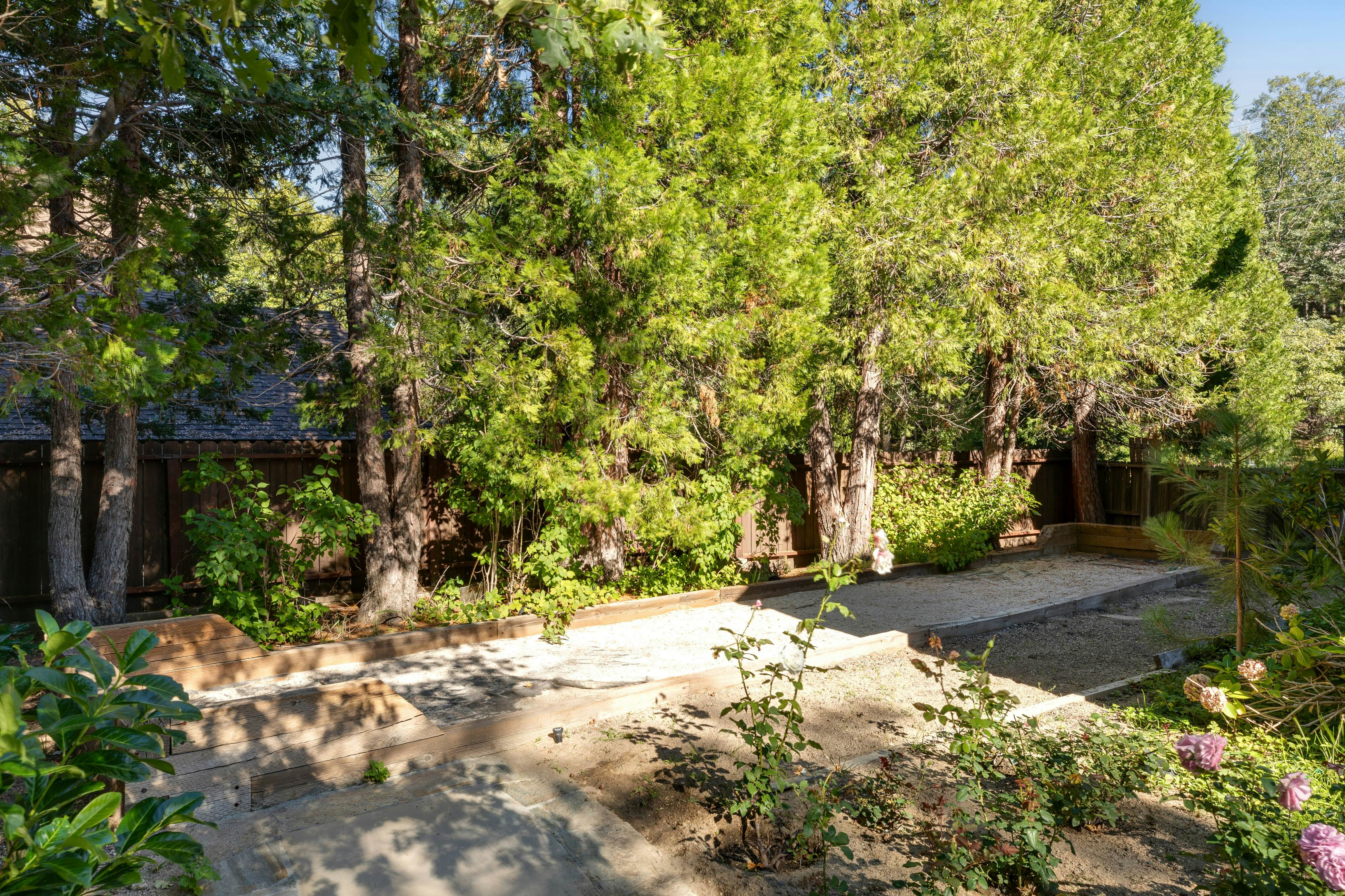 Mountain Memories on Tavern Bay