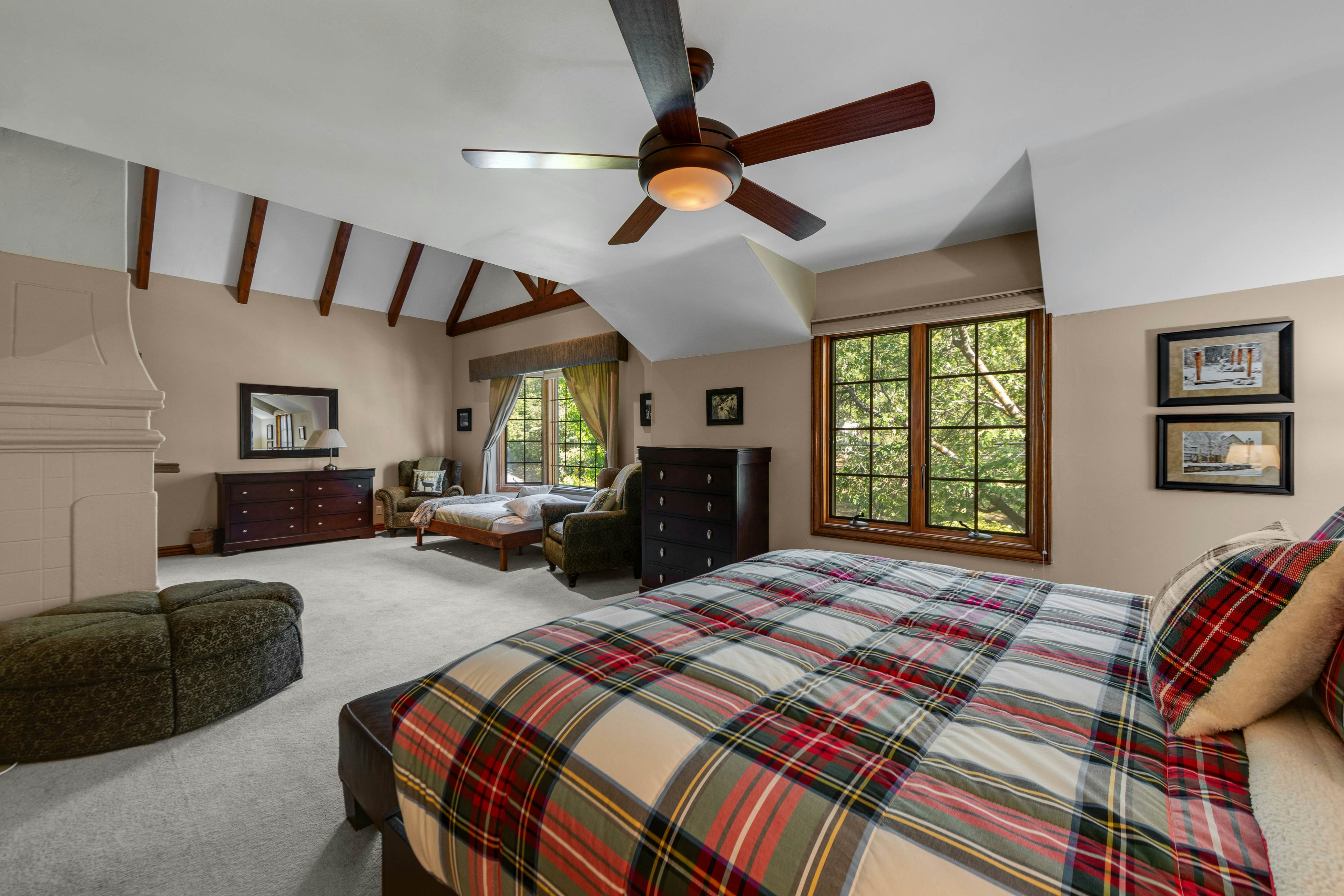 Mountain Memories on Tavern Bay