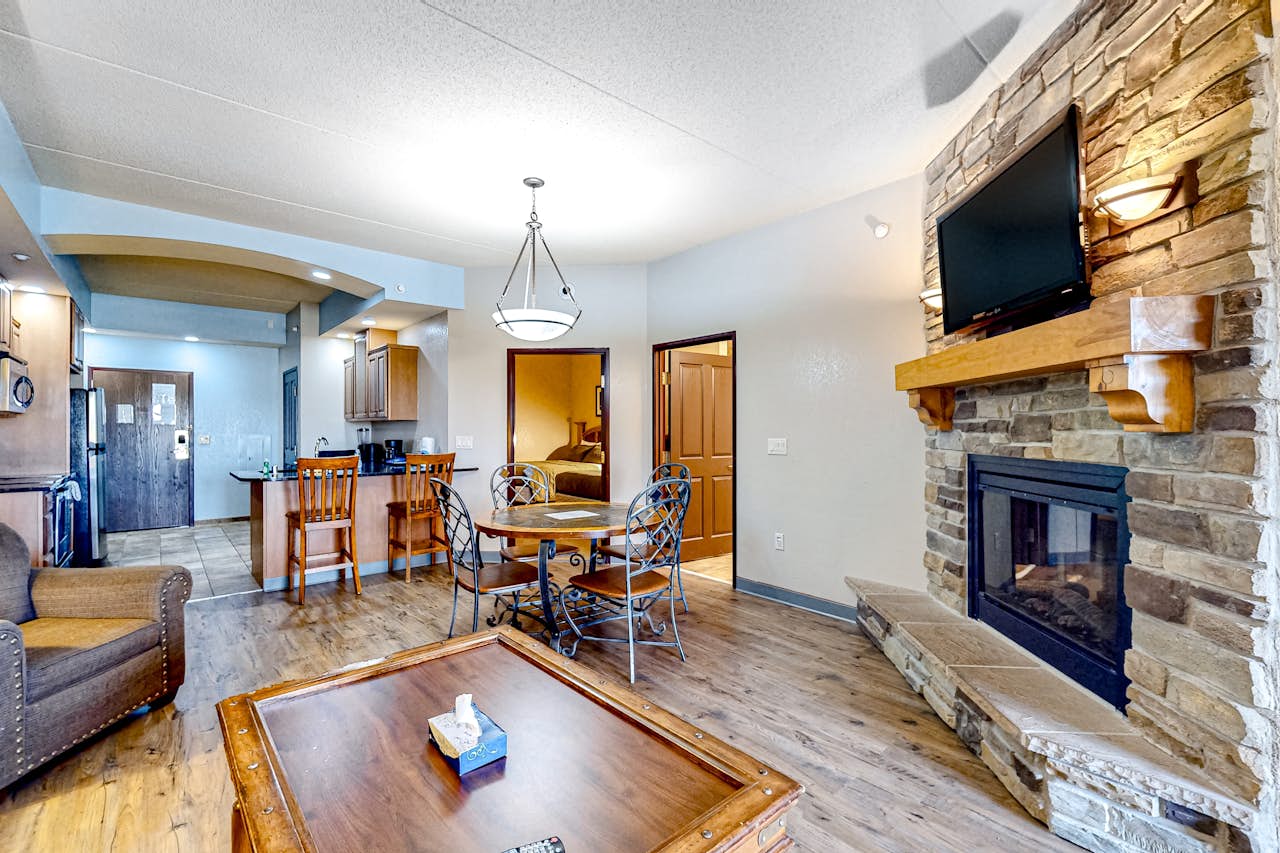 Chula Vista Condo 2344 & 2346 Full Property 3 BD Wisconsin Dells, WI