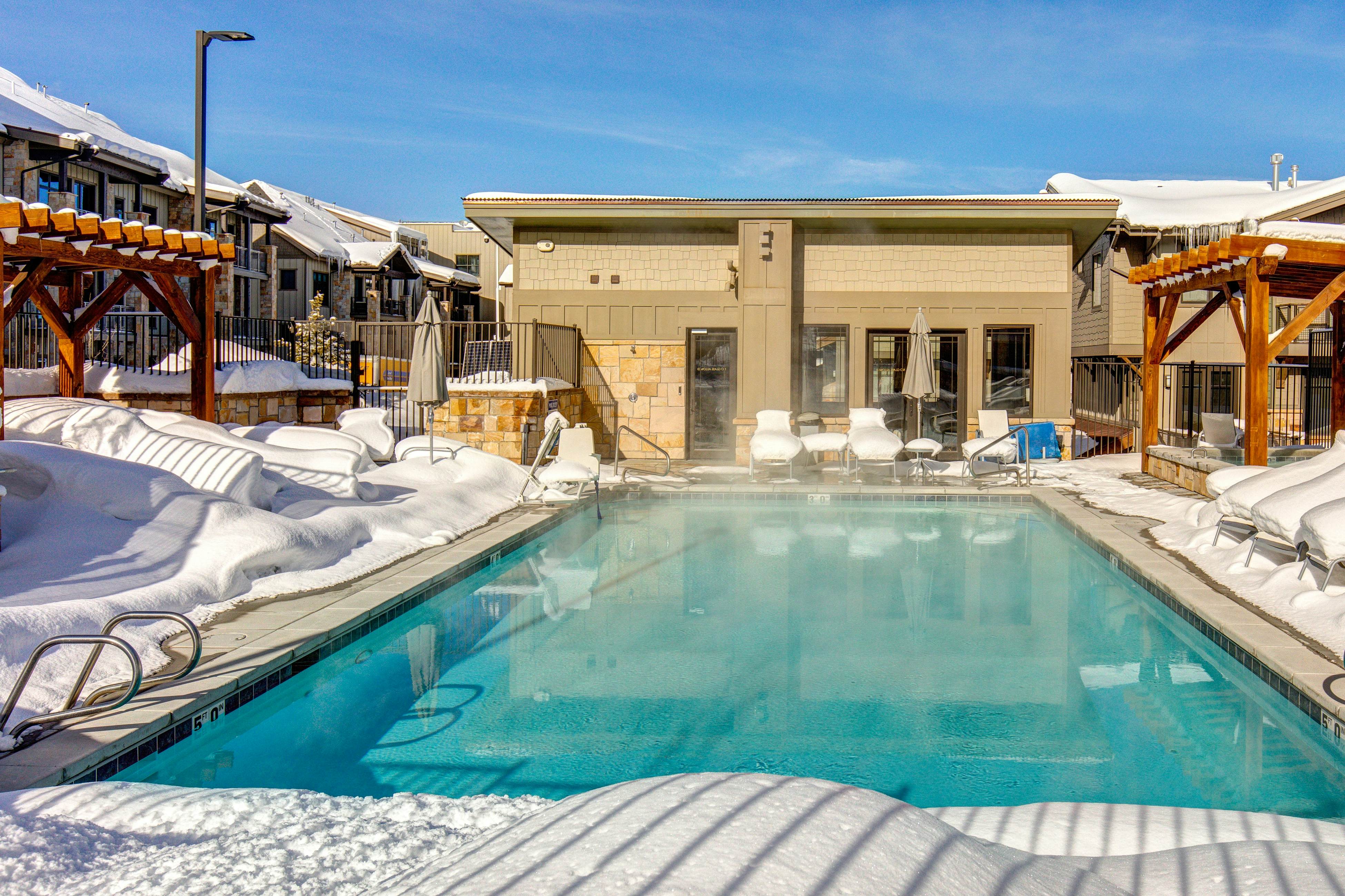 Blackstone Luxury  207