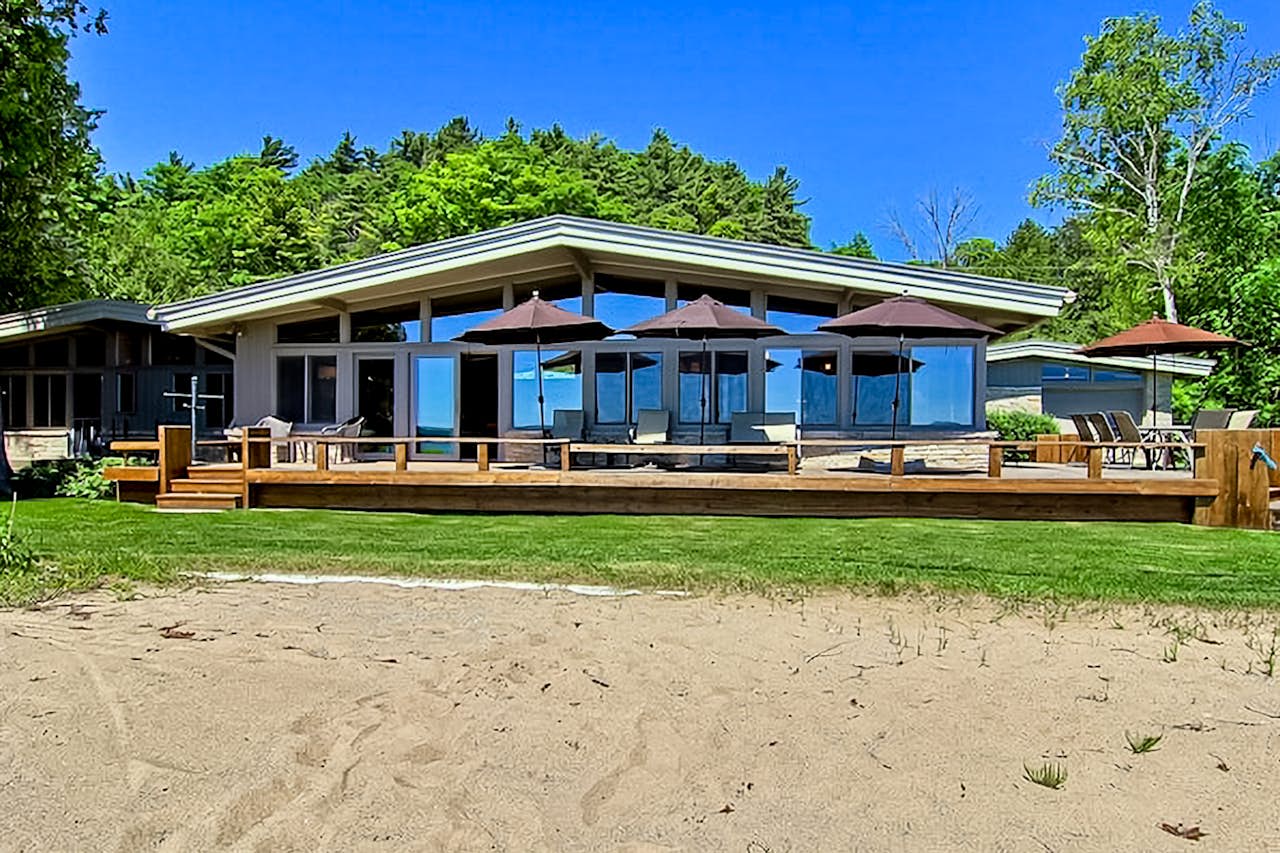 Sunsets on Crystal 3 BD Beulah, MI Vacation Rental Vacasa