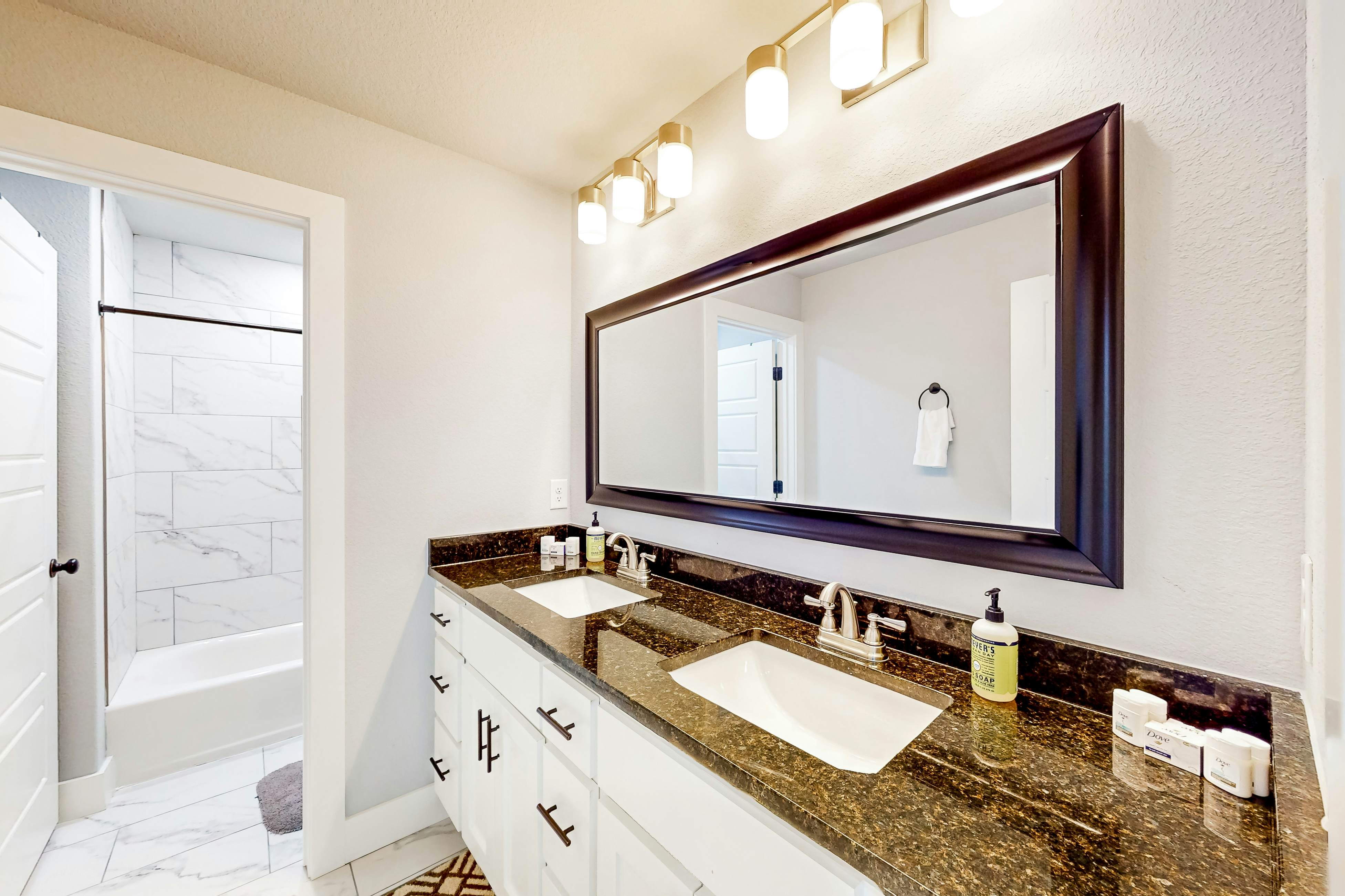 Life is Good on 18th Street