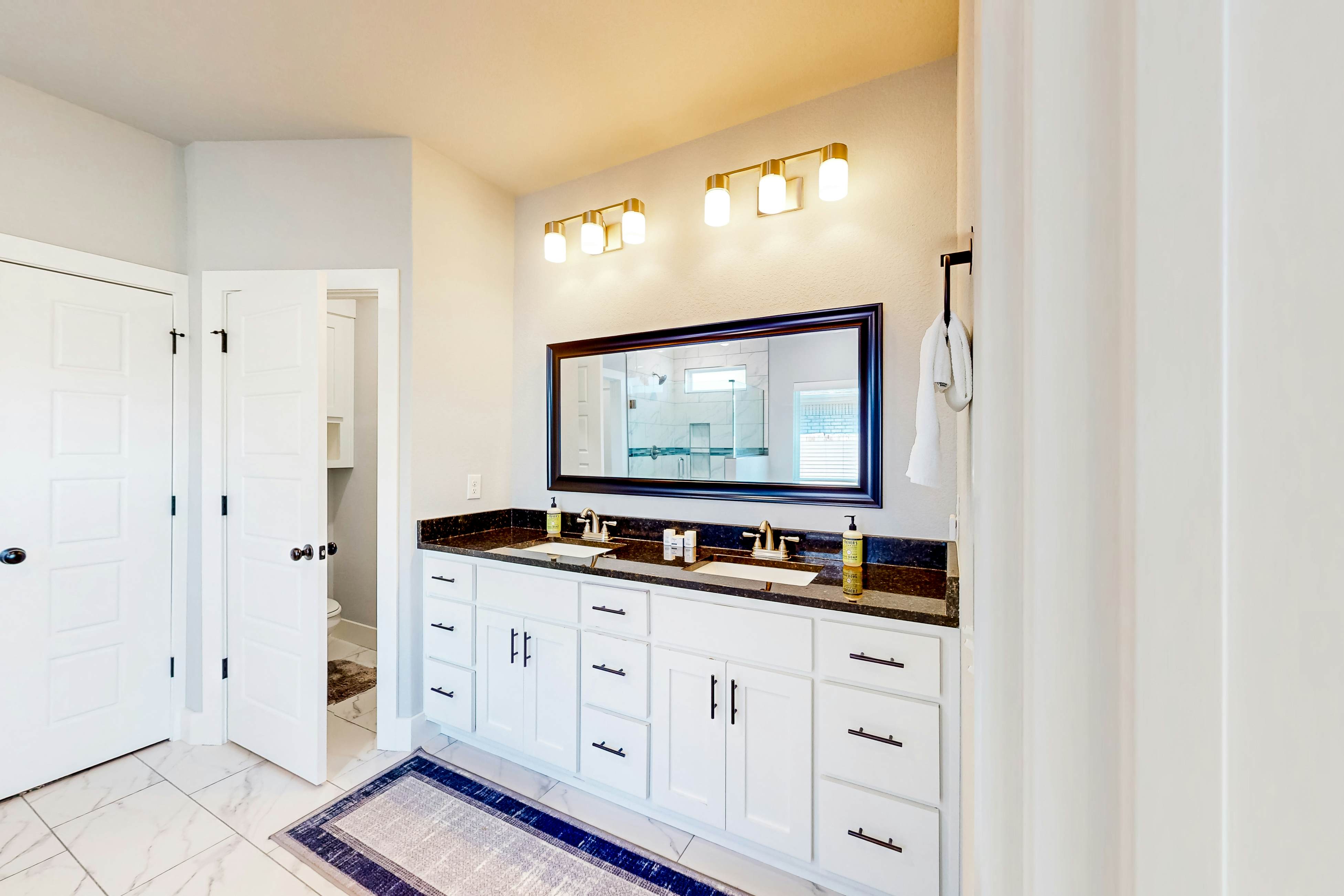 Life is Good on 18th Street