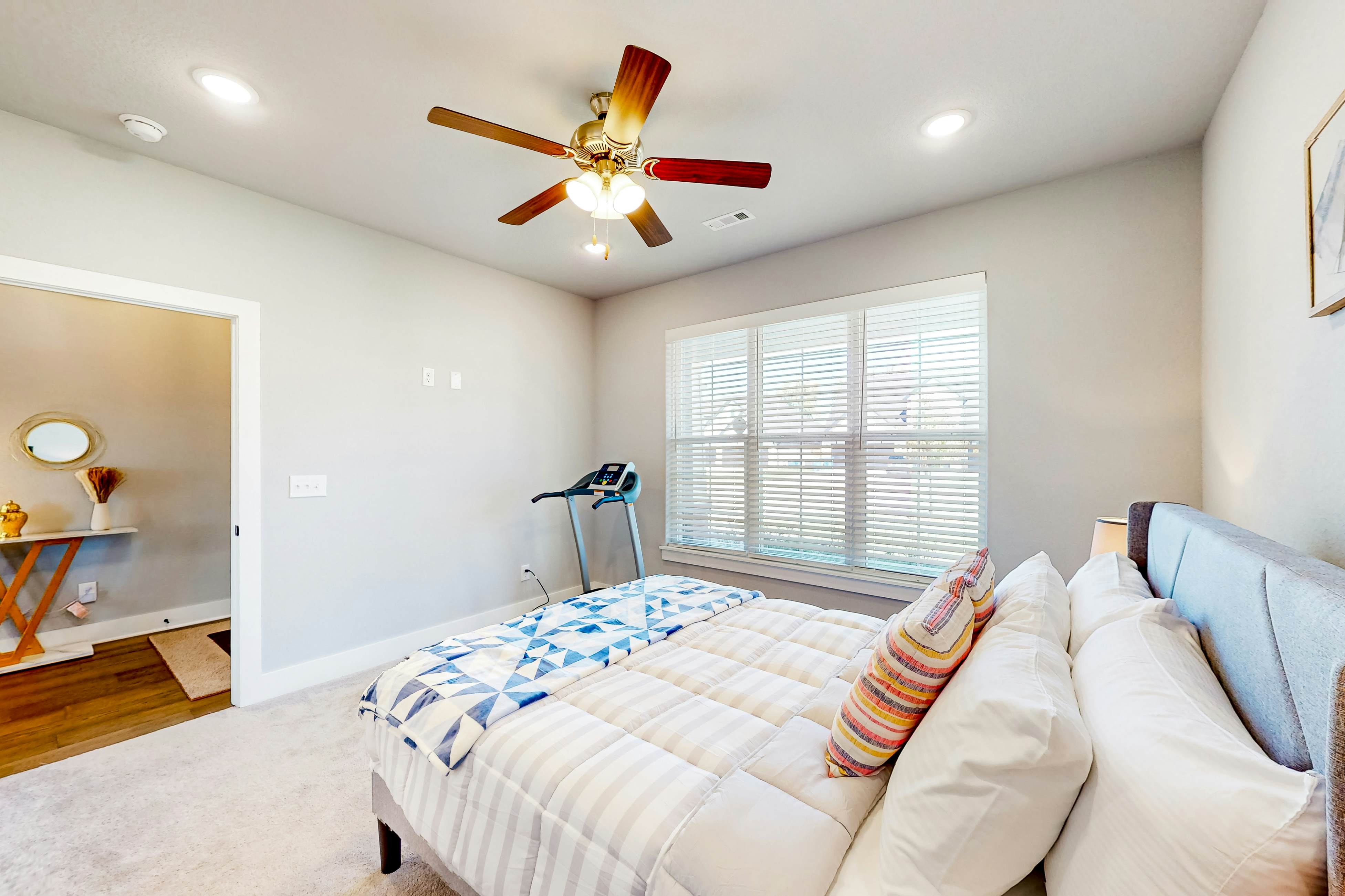 Life is Good on 18th Street