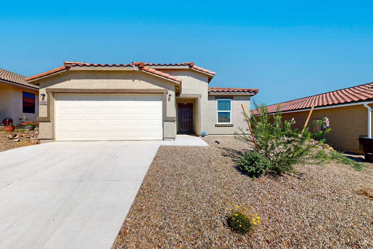 Cottonwood Corner 3 BD Benson, AZ Vacation Rental Vacasa