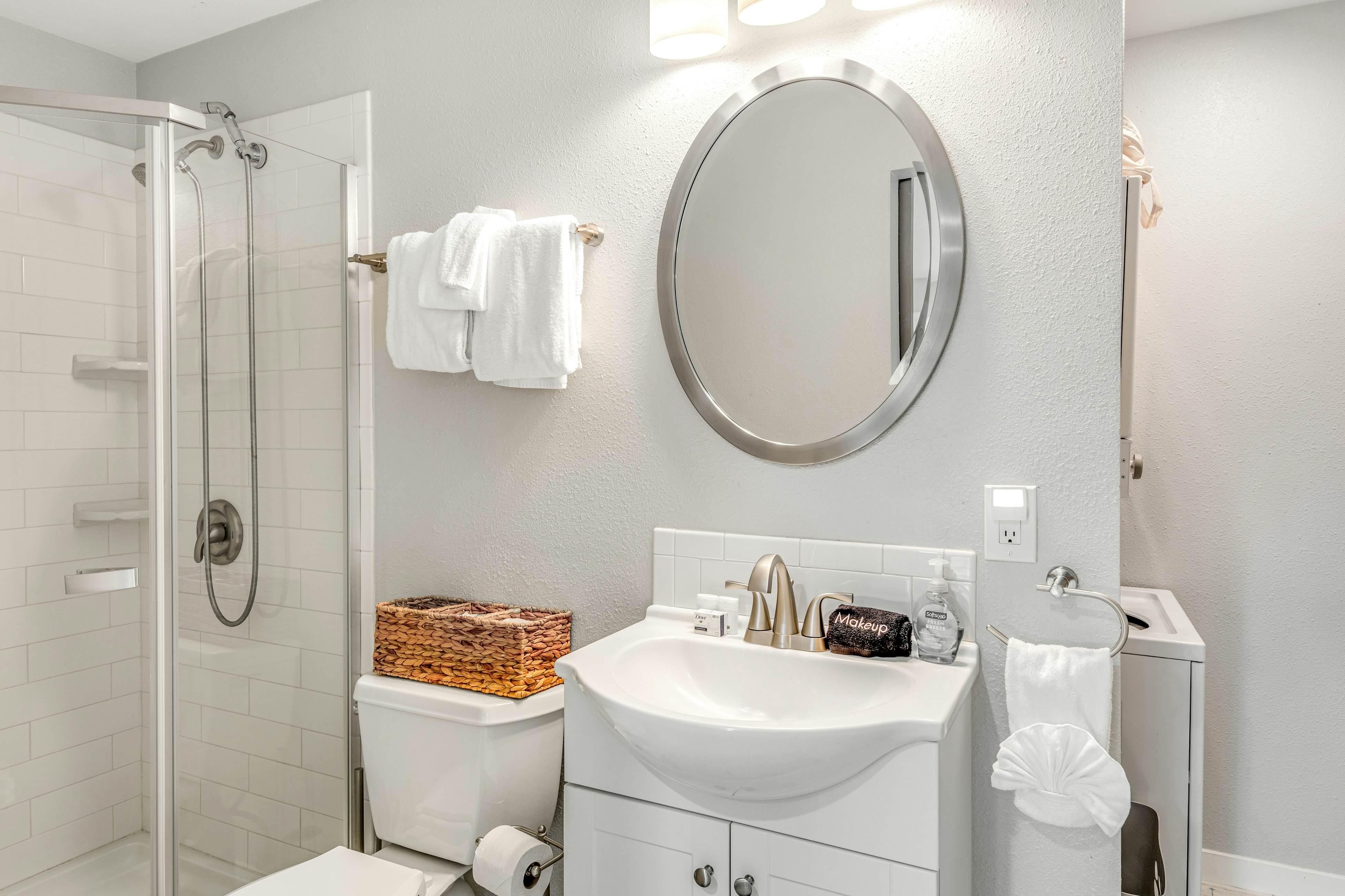 Lake Cruiser Cottage