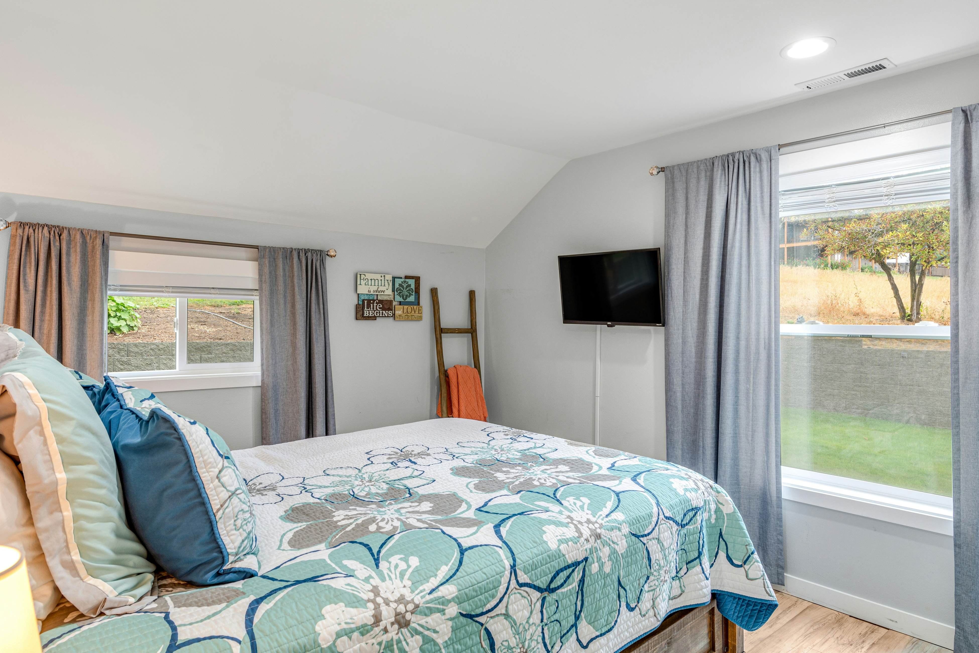 Lake Cruiser Cottage